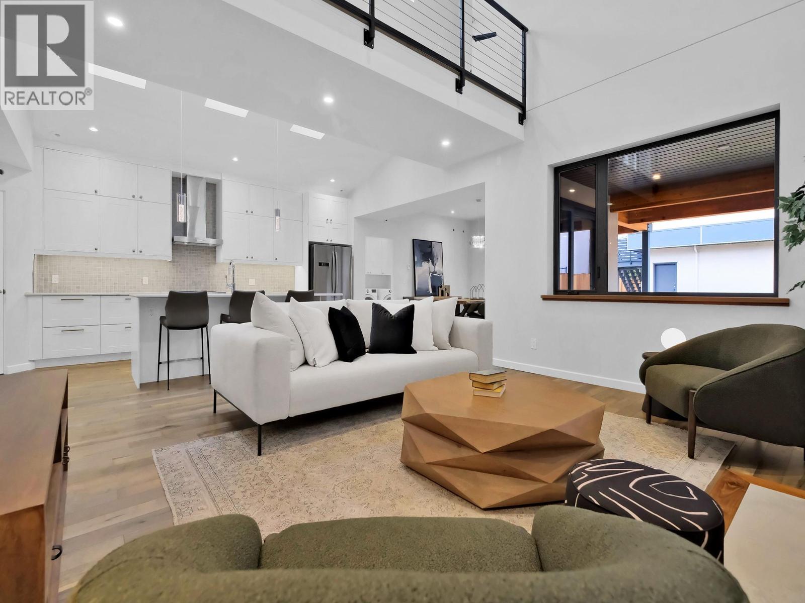 Picture for 700 CHURCHILL  Avenue