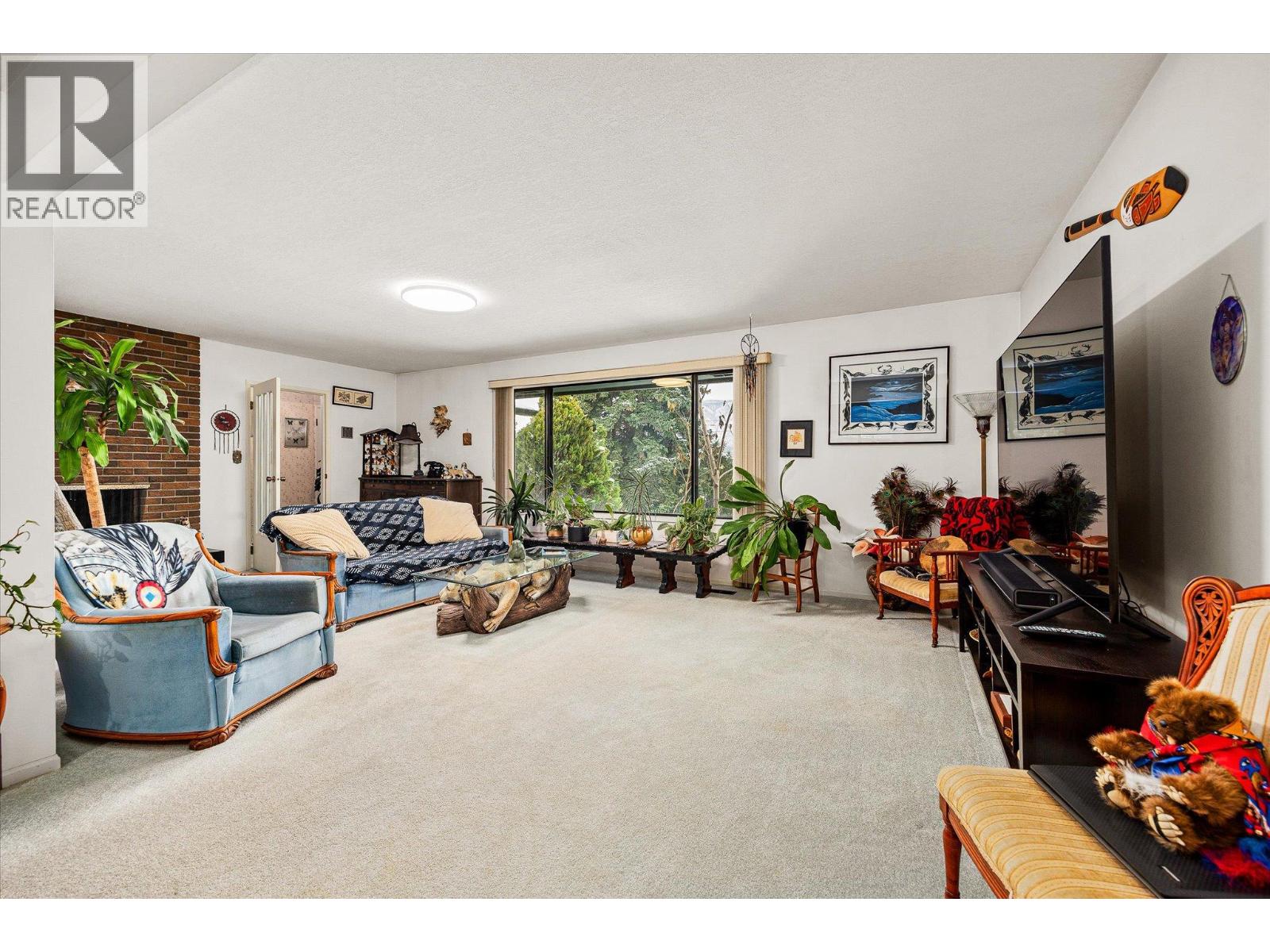 Picture for 2425 Collingwood  Road