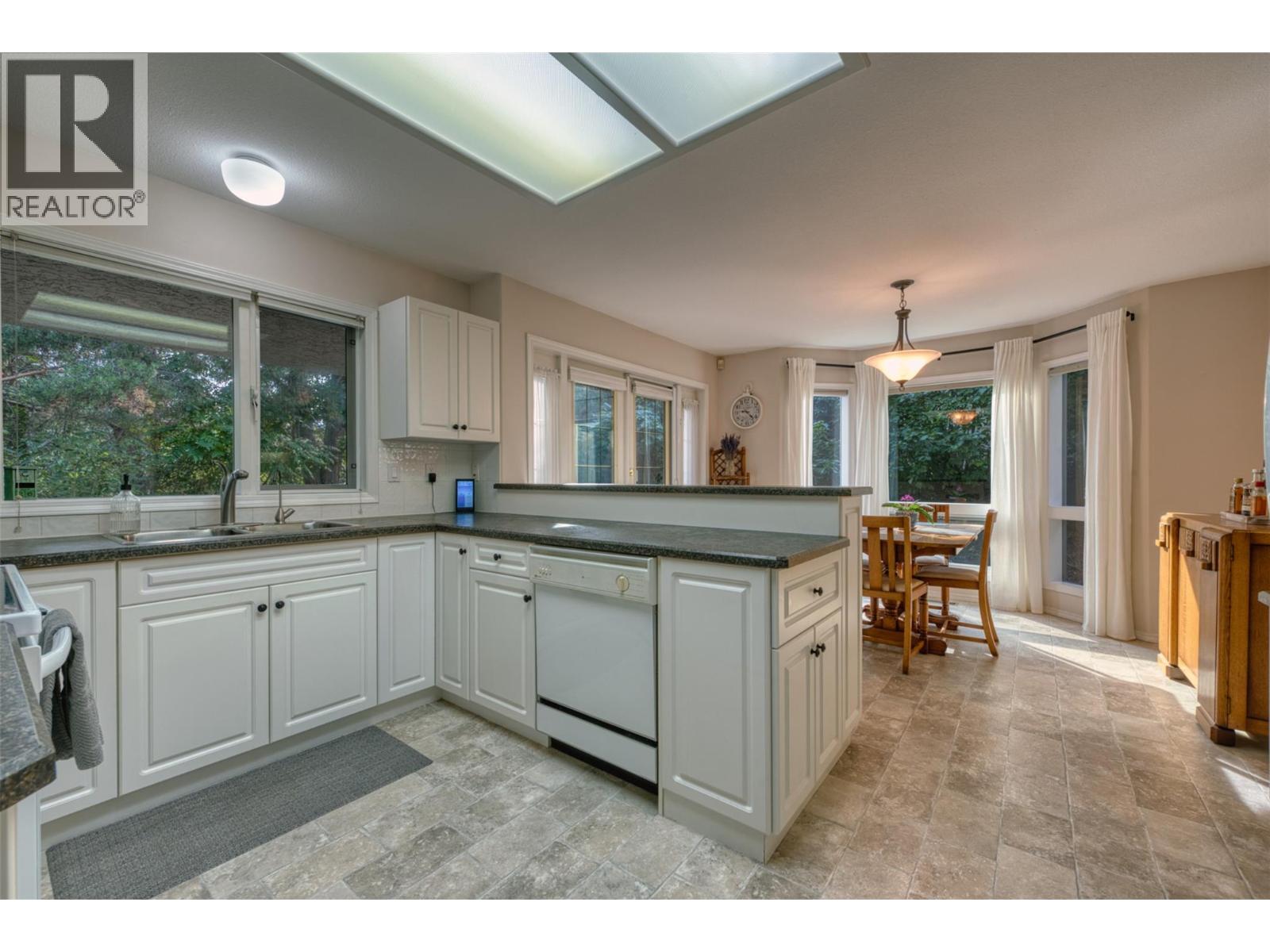 Picture for Unit #9, 980 Dilworth  Drive