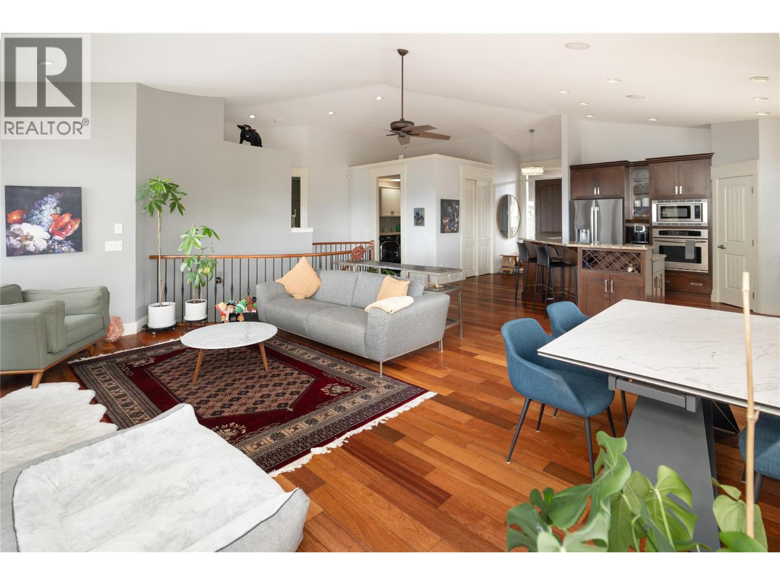 Picture for 667 Devonian  Avenue