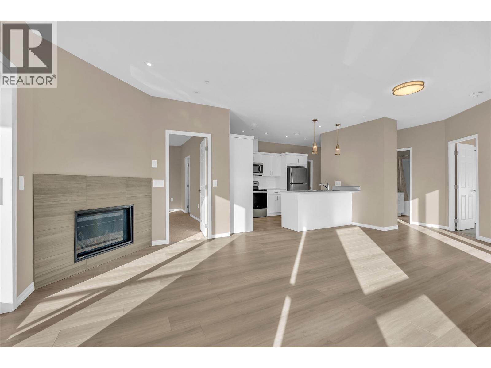 Picture for Unit #203, 3362 Skaha Lake  Road