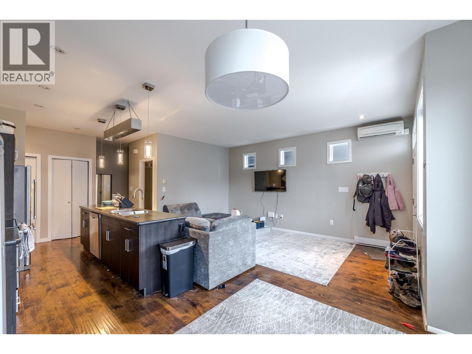 Picture for Unit #101, 632 BURNS  Street