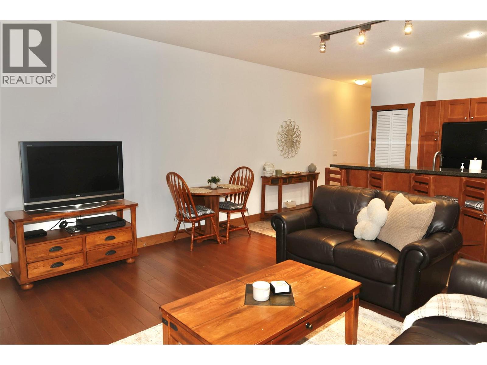 Picture for Unit #205, 5401 Lakeshore  Drive