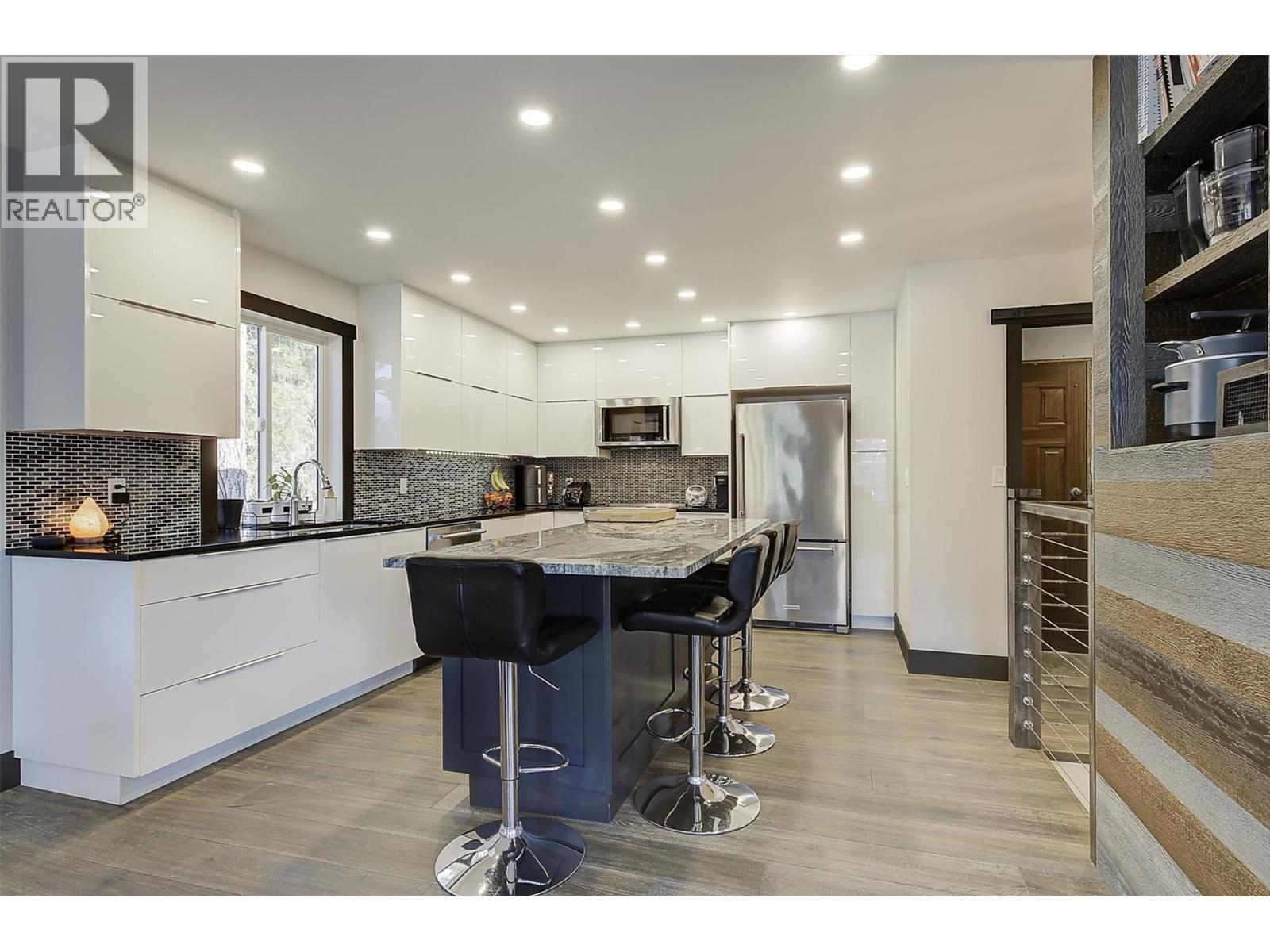 Picture for 2094 Tomat  Avenue