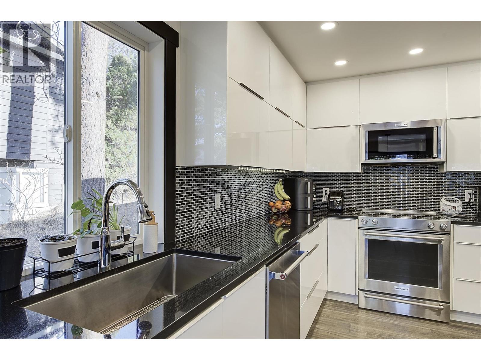 Picture for 2094 Tomat  Avenue