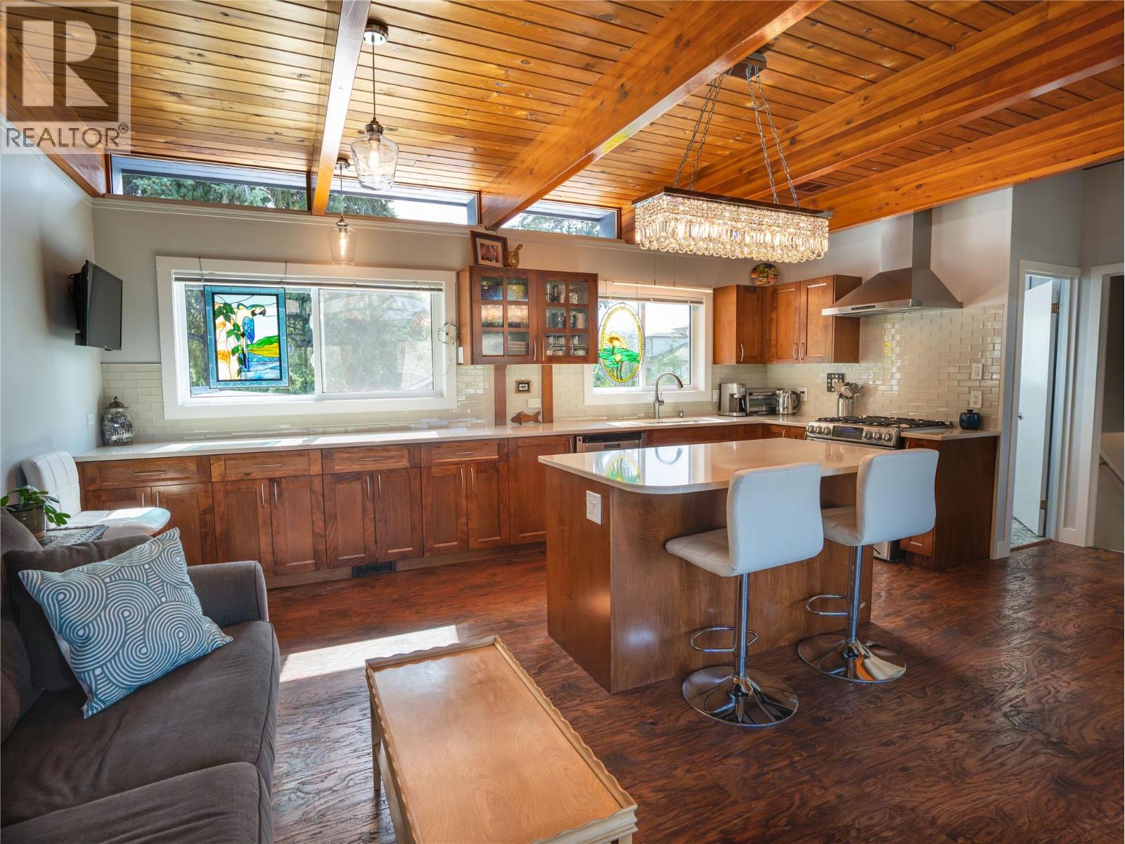 Picture for 1618 DUNCAN Ave E  Avenue