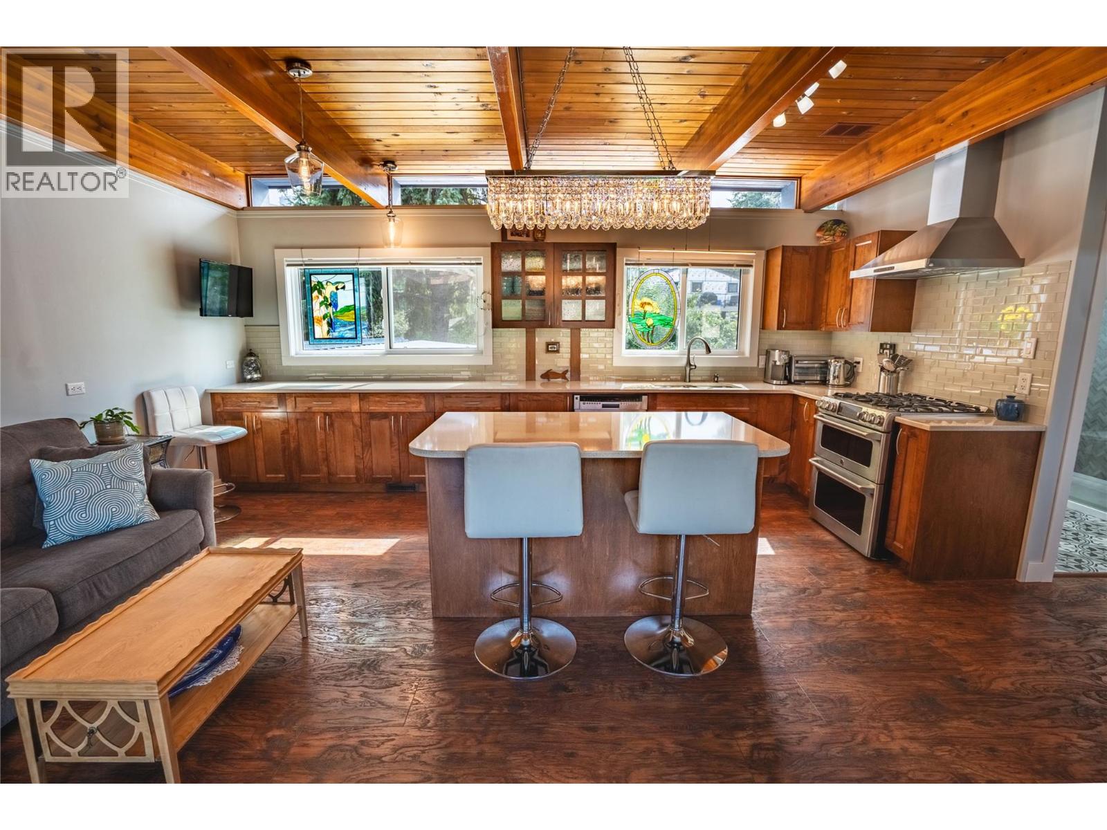 Picture for 1618 DUNCAN Ave E  Avenue