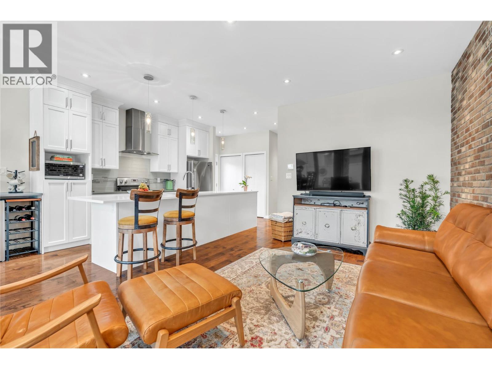 Picture for Unit #102, 707 CHURCHILL  Avenue