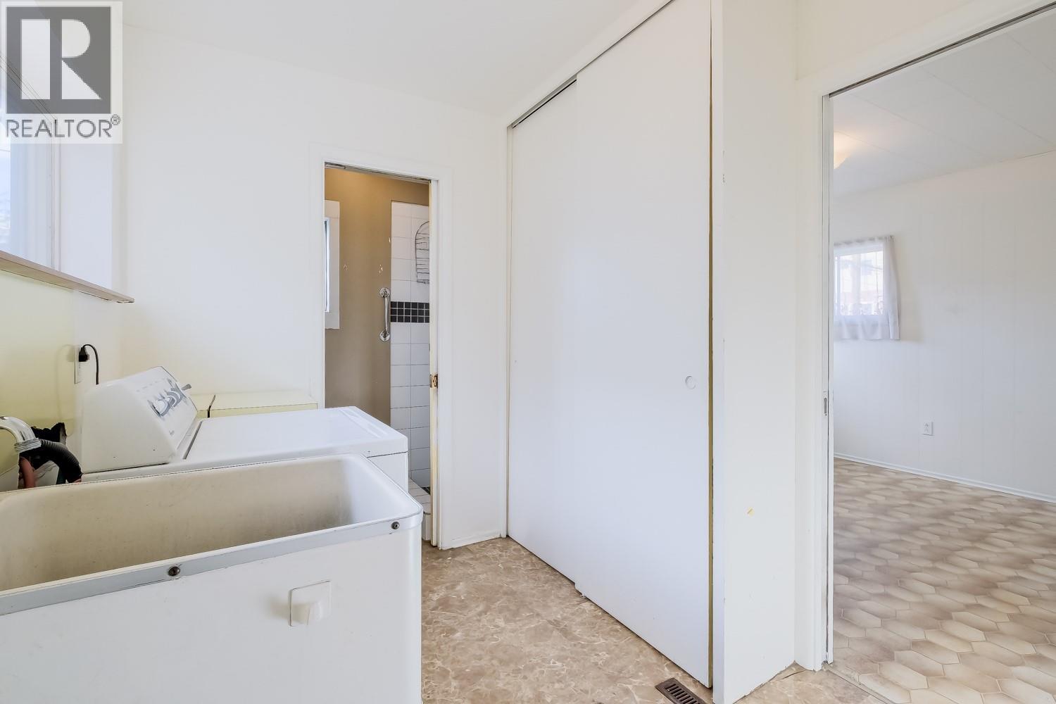 Picture for 681 MAIN  Street