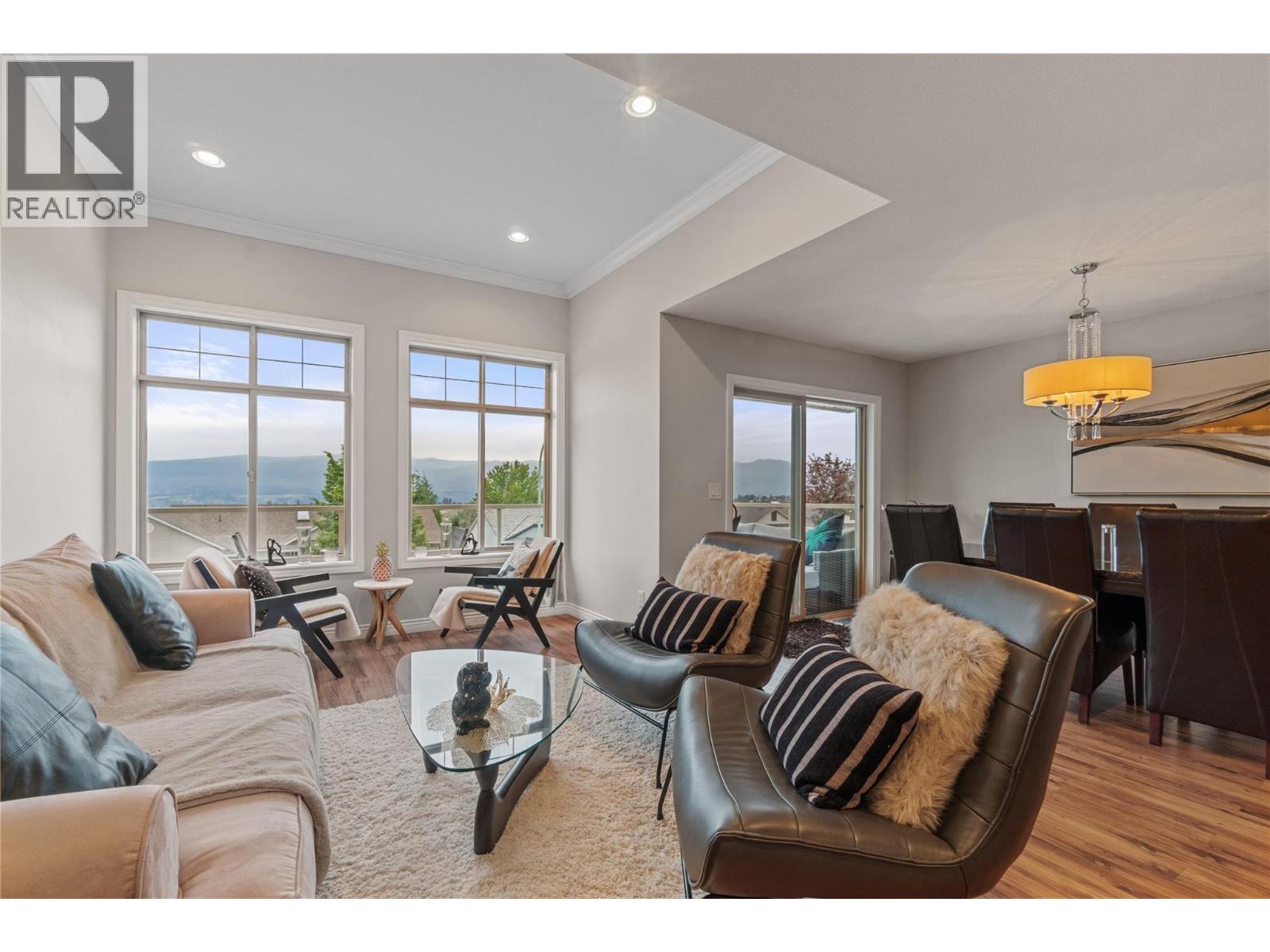 Picture for 2042 Moonbeam  Close