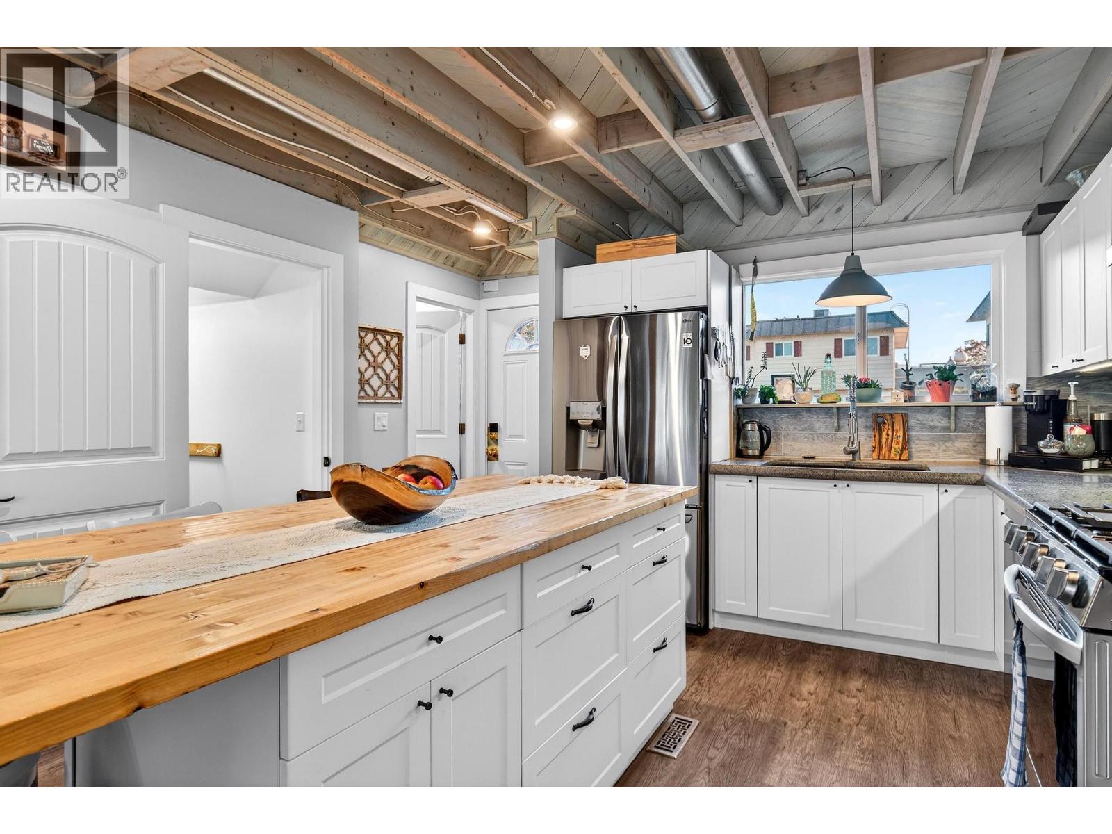 Picture for Unit #4, 170 Davie  Road