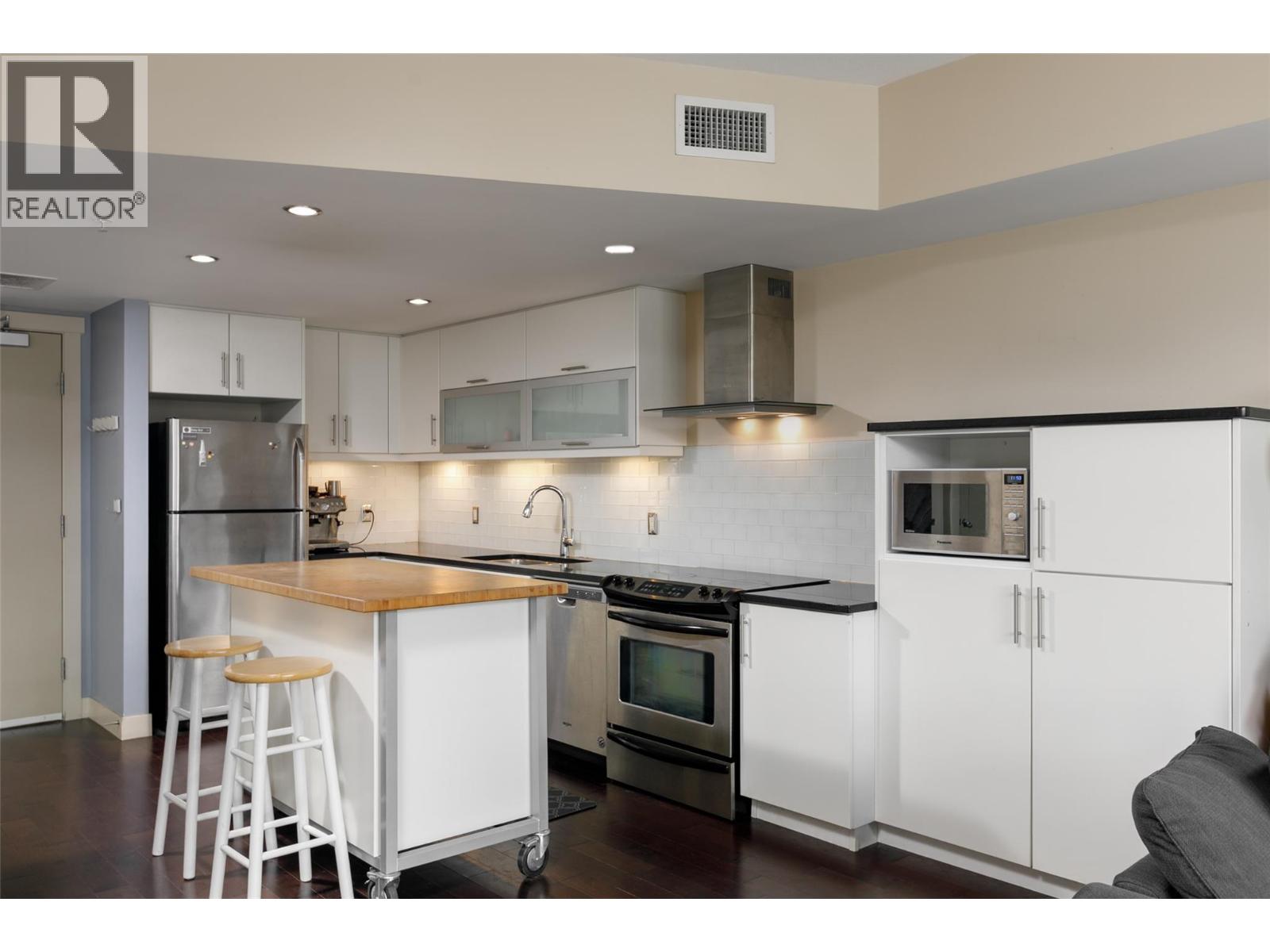 Picture for Unit #203, 700 Martin  Avenue