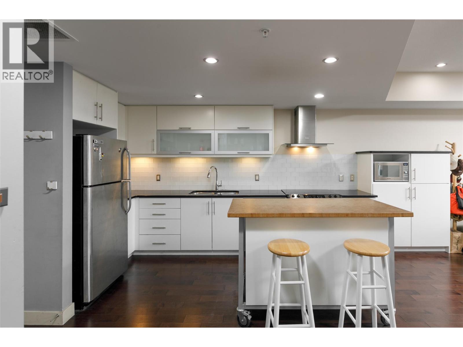 Picture for Unit #203, 700 Martin  Avenue