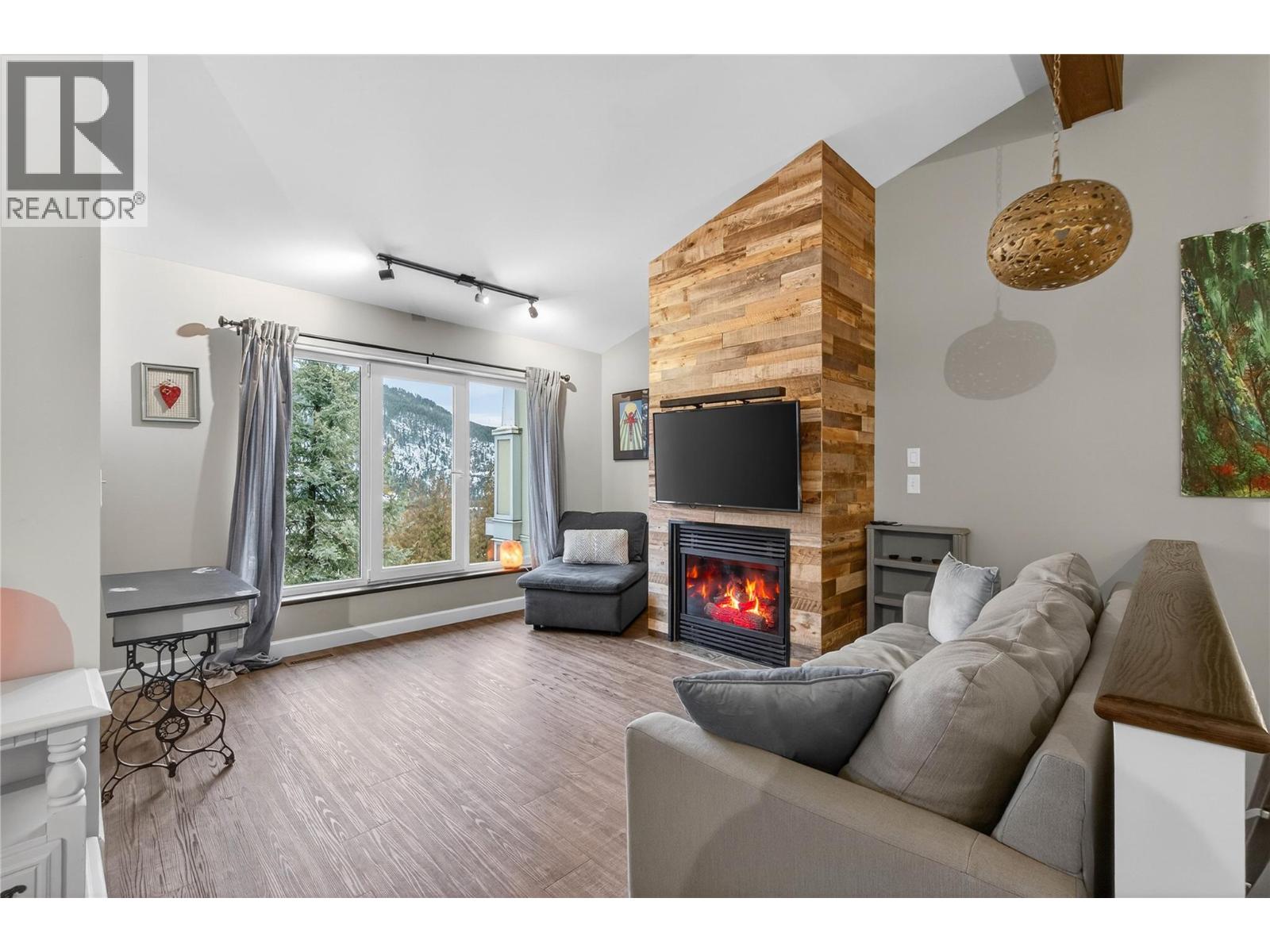 Picture for Unit #203, 500 Old Spallumcheen  Road