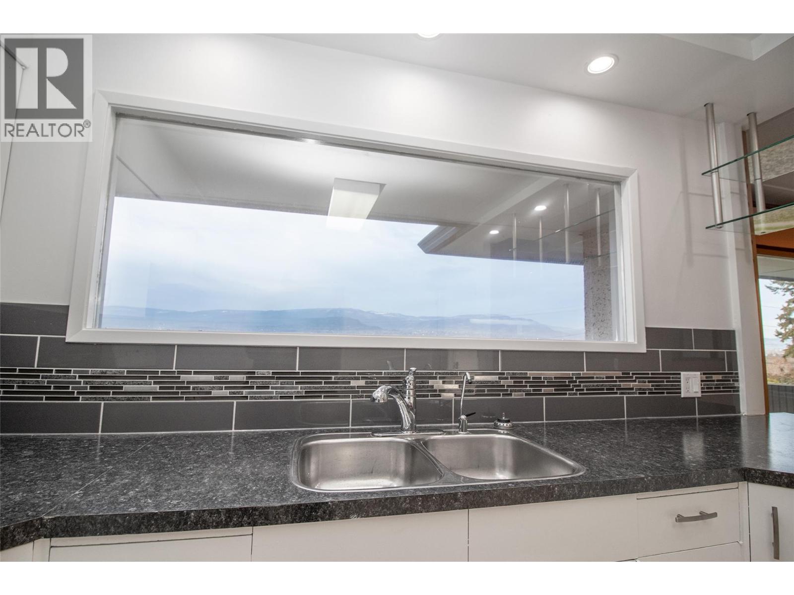 Picture for 4829 Lakeshore  Road