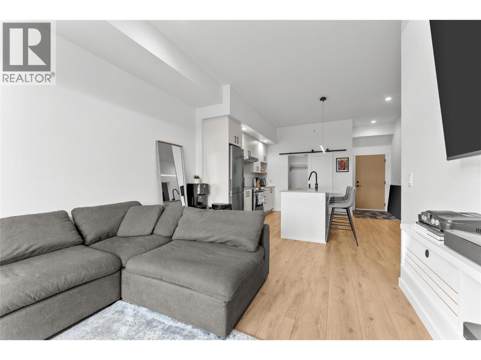 Picture for Unit #609, 660 Cawston  AvenueN