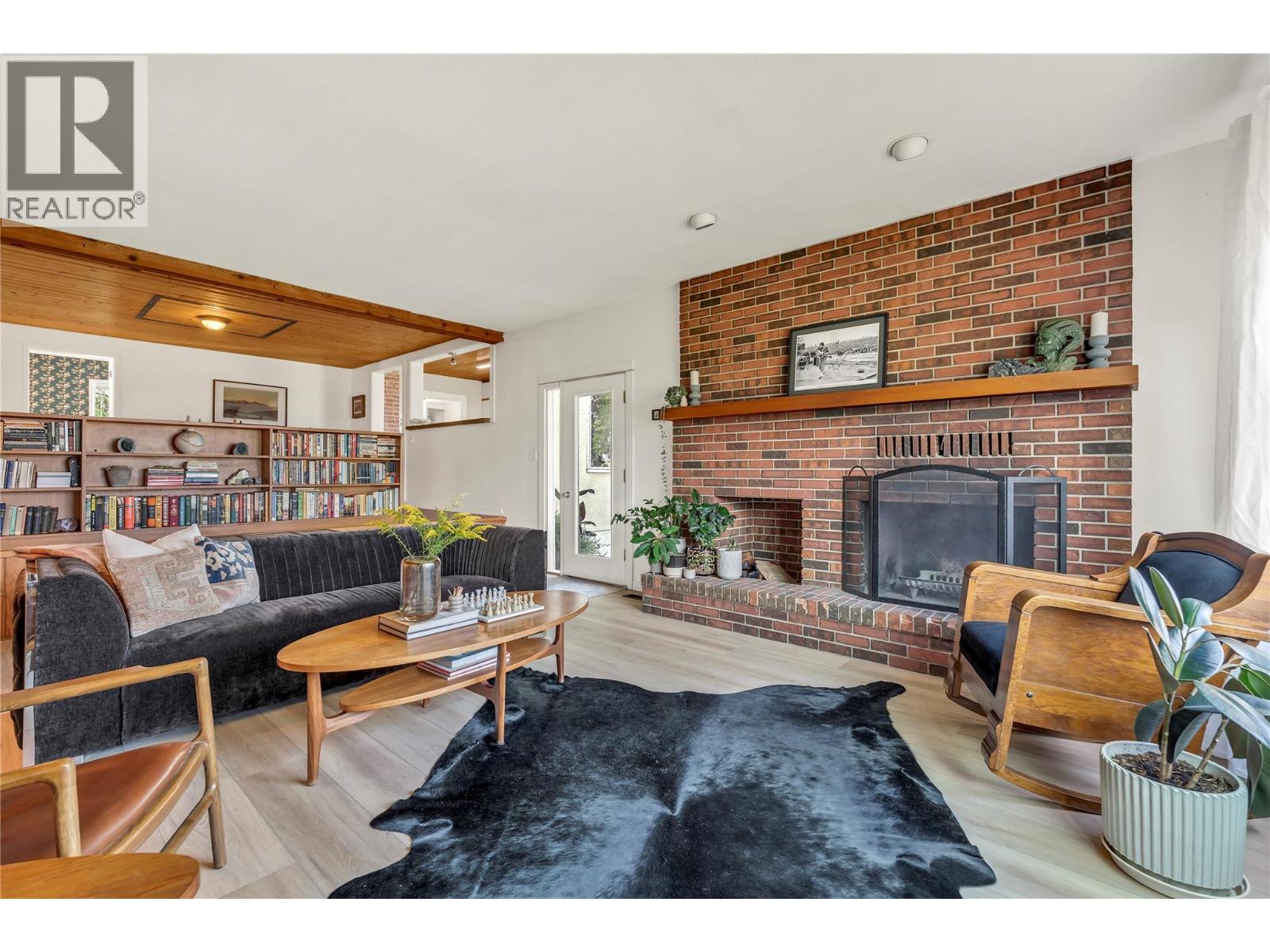 Picture for 1275 Munson  Avenue