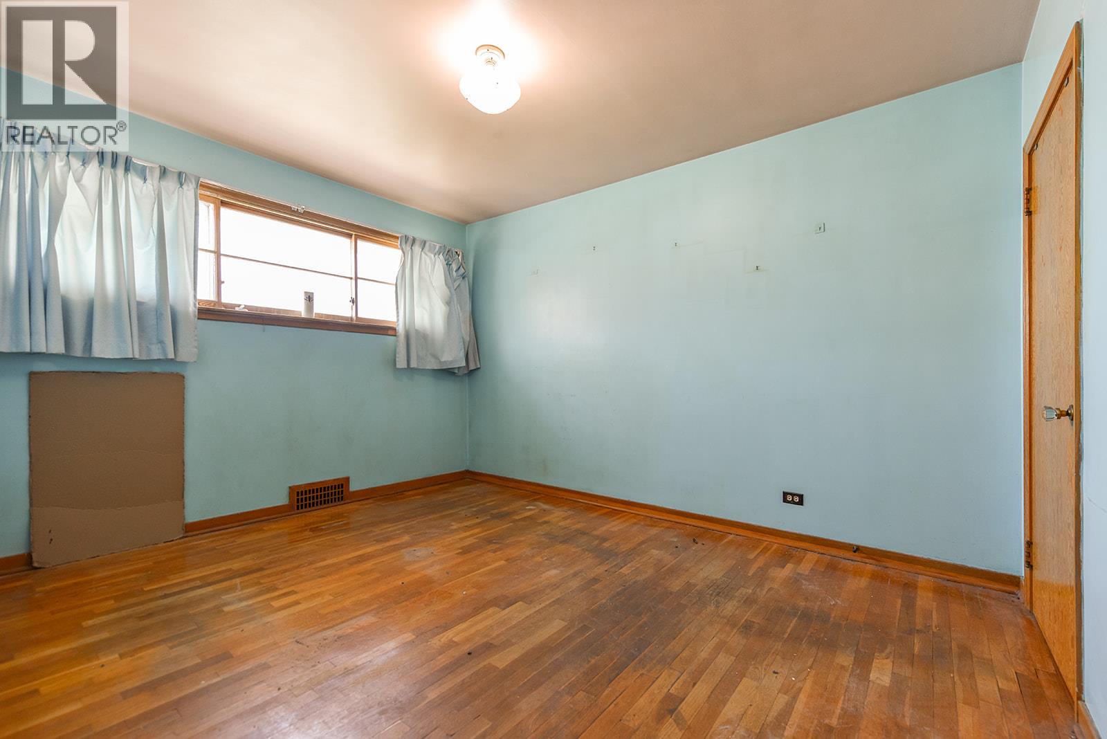 Picture for 130 Jermyn  Avenue