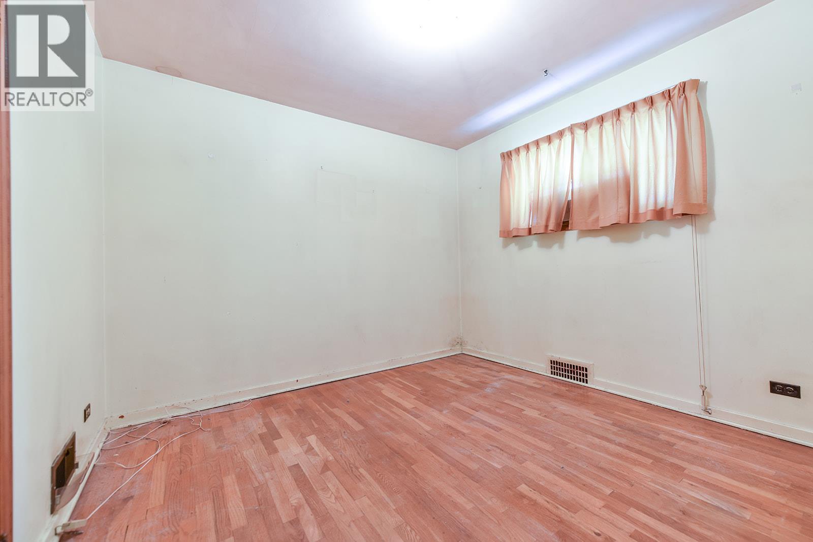 Picture for 130 Jermyn  Avenue