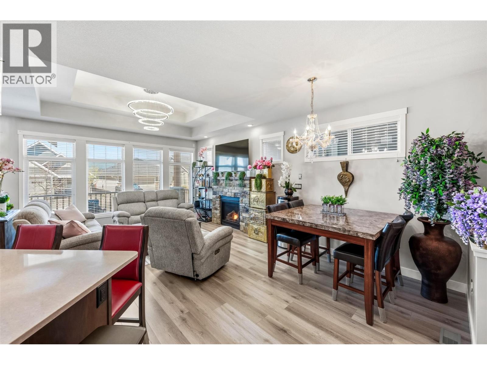 Picture for 962 HOLDEN  Road