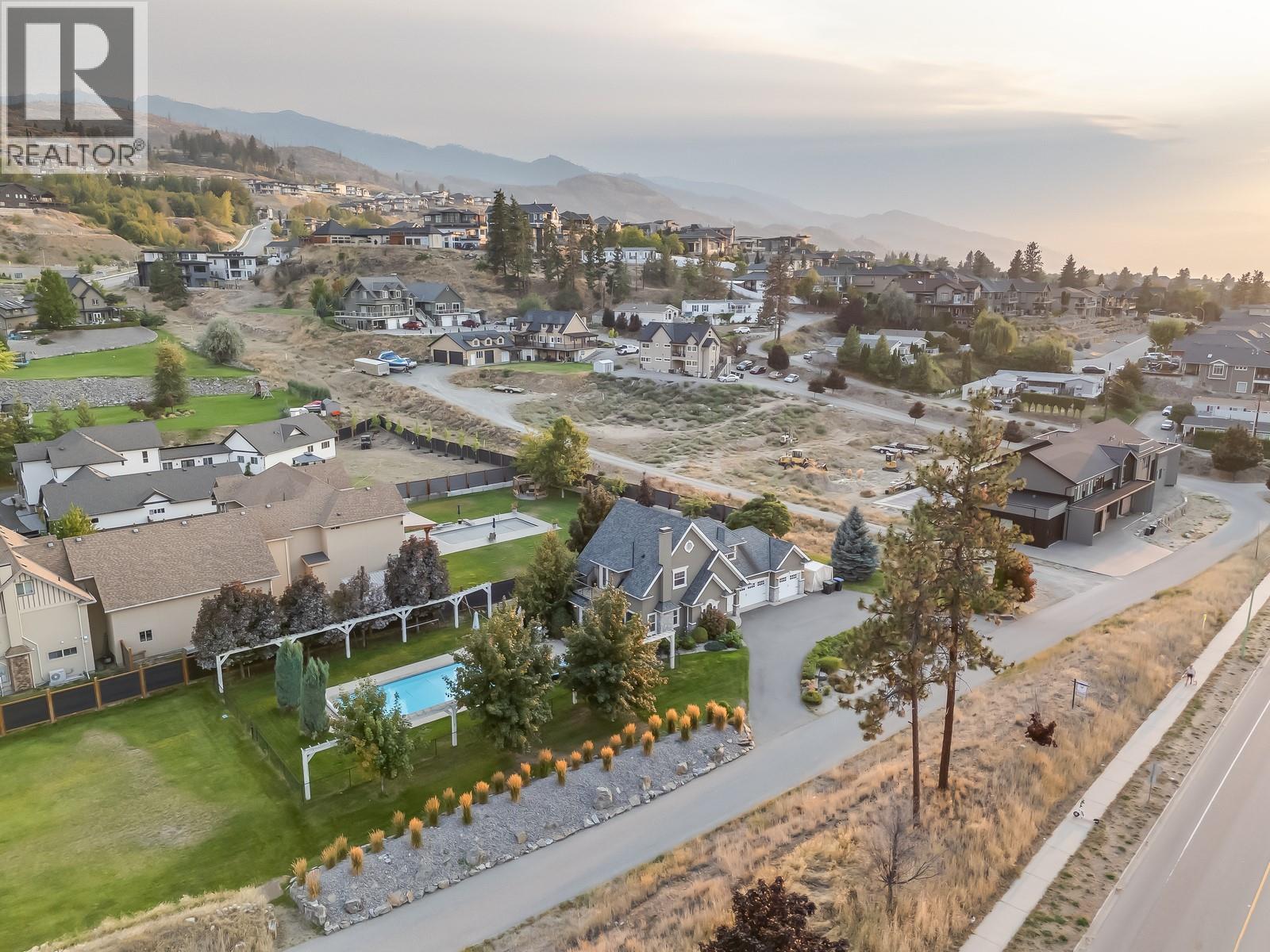 Picture for 5308 Upper Mission  Drive https://www.cirrealty.ca/reb/bc/9/10362819_69.jpg