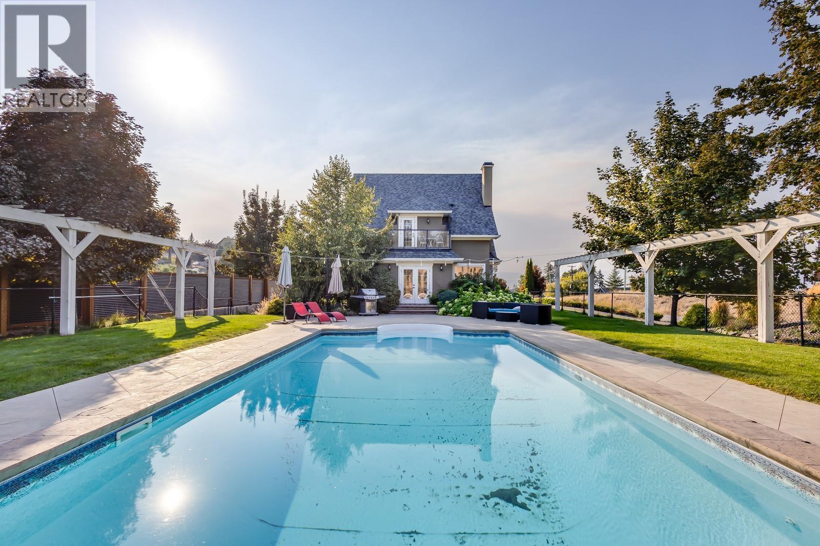 Picture for 5308 Upper Mission  Drive https://www.cirrealty.ca/reb/bc/9/10362819_86.jpg