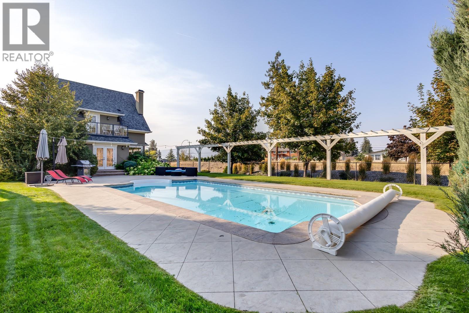 Picture for 5308 Upper Mission  Drive https://www.cirrealty.ca/reb/bc/9/10362819_87.jpg