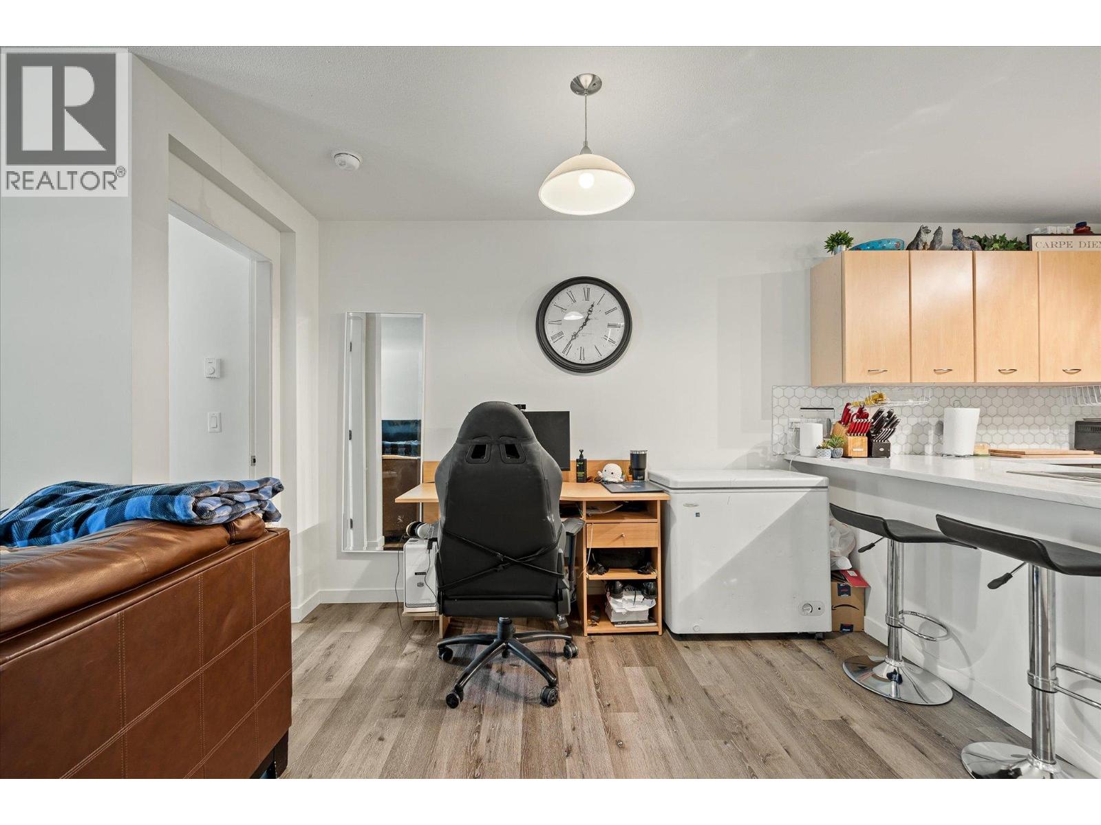 Picture for Unit #215, 539 Yates  Road https://www.cirrealty.ca/reb/bc/9/10363469_11.jpg