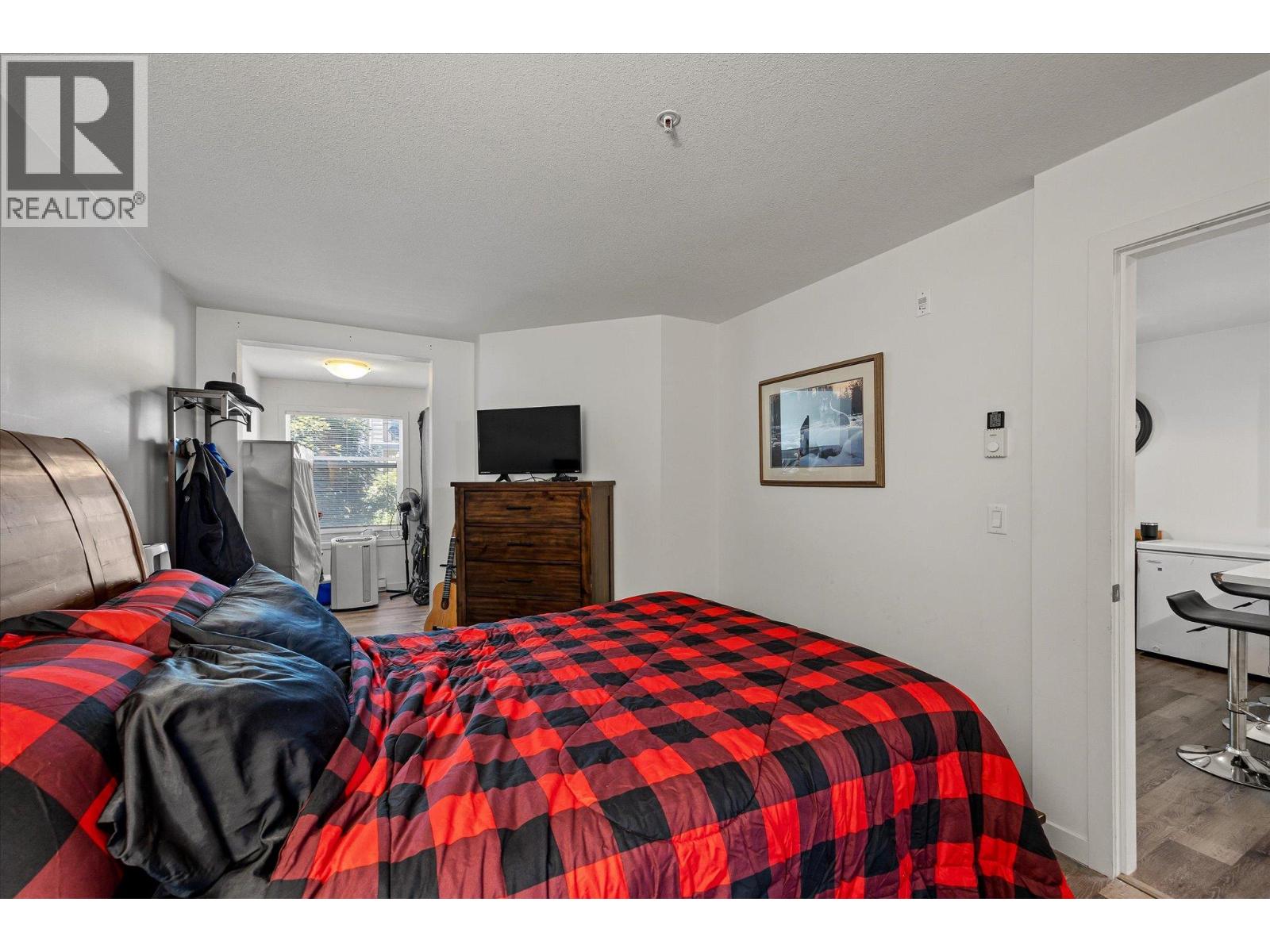 Picture for Unit #215, 539 Yates  Road https://www.cirrealty.ca/reb/bc/9/10363469_15.jpg