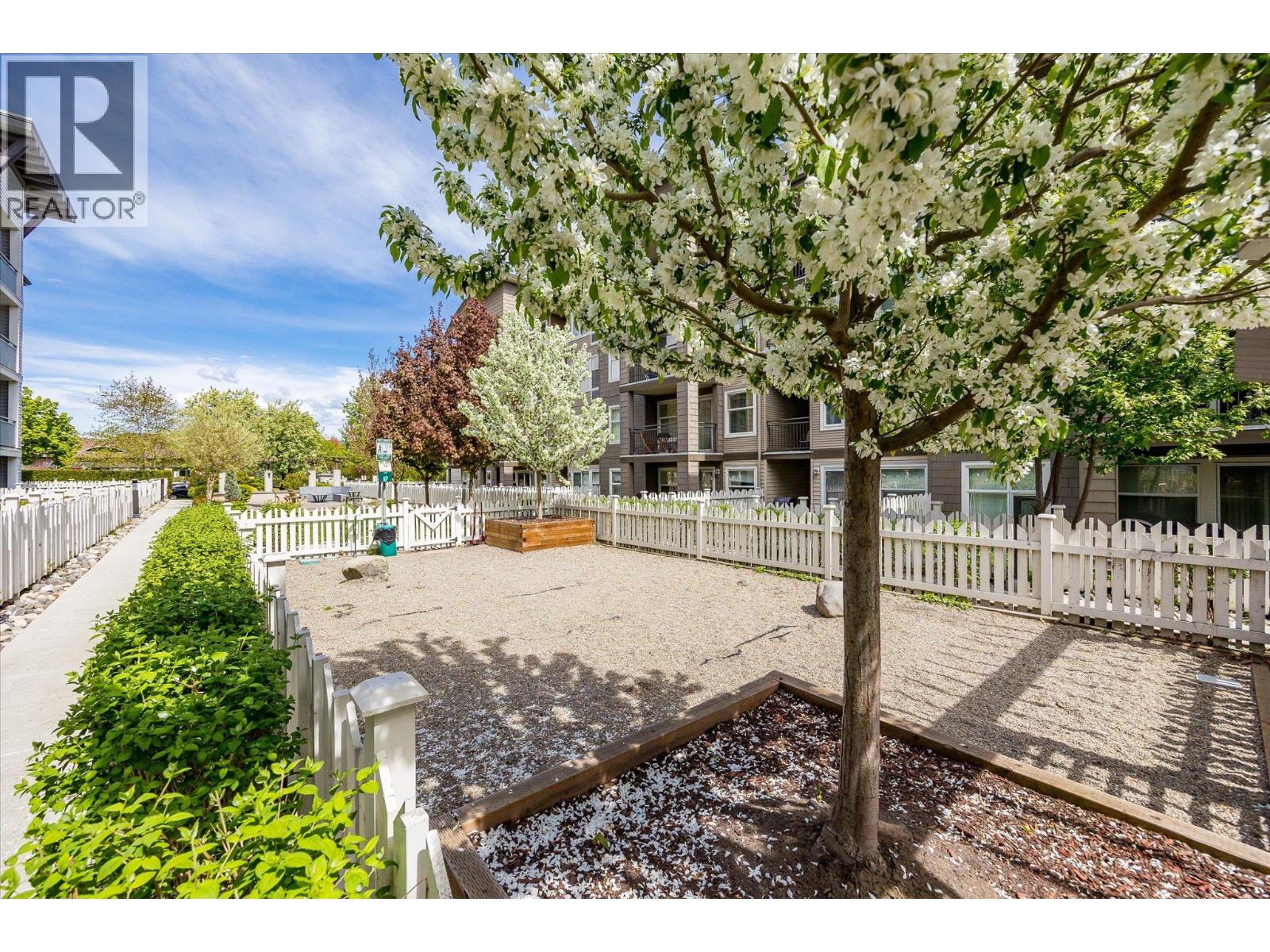 Picture for Unit #215, 539 Yates  Road https://www.cirrealty.ca/reb/bc/9/10363469_29.jpg