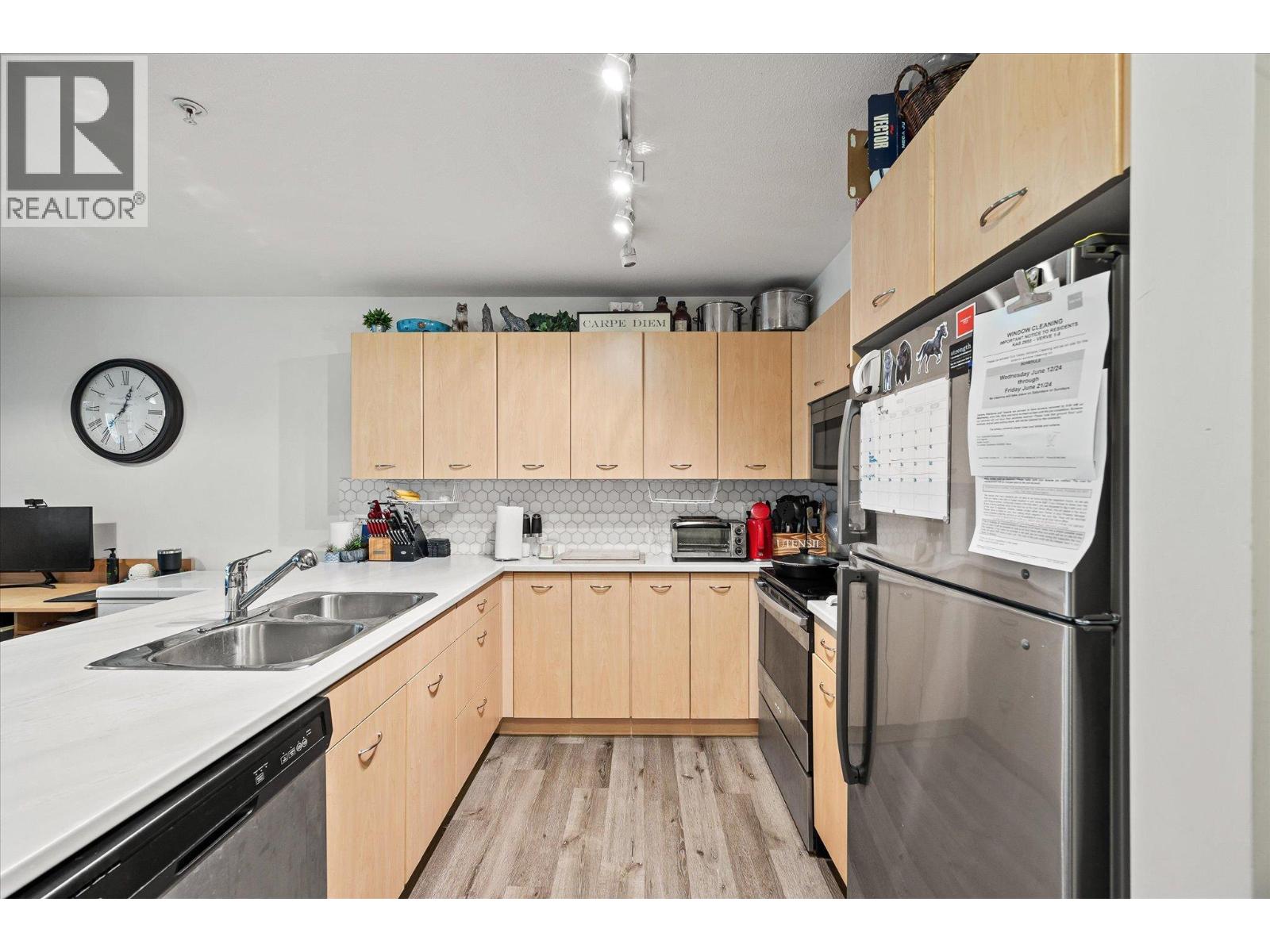 Picture for Unit #215, 539 Yates  Road https://www.cirrealty.ca/reb/bc/9/10363469_8.jpg