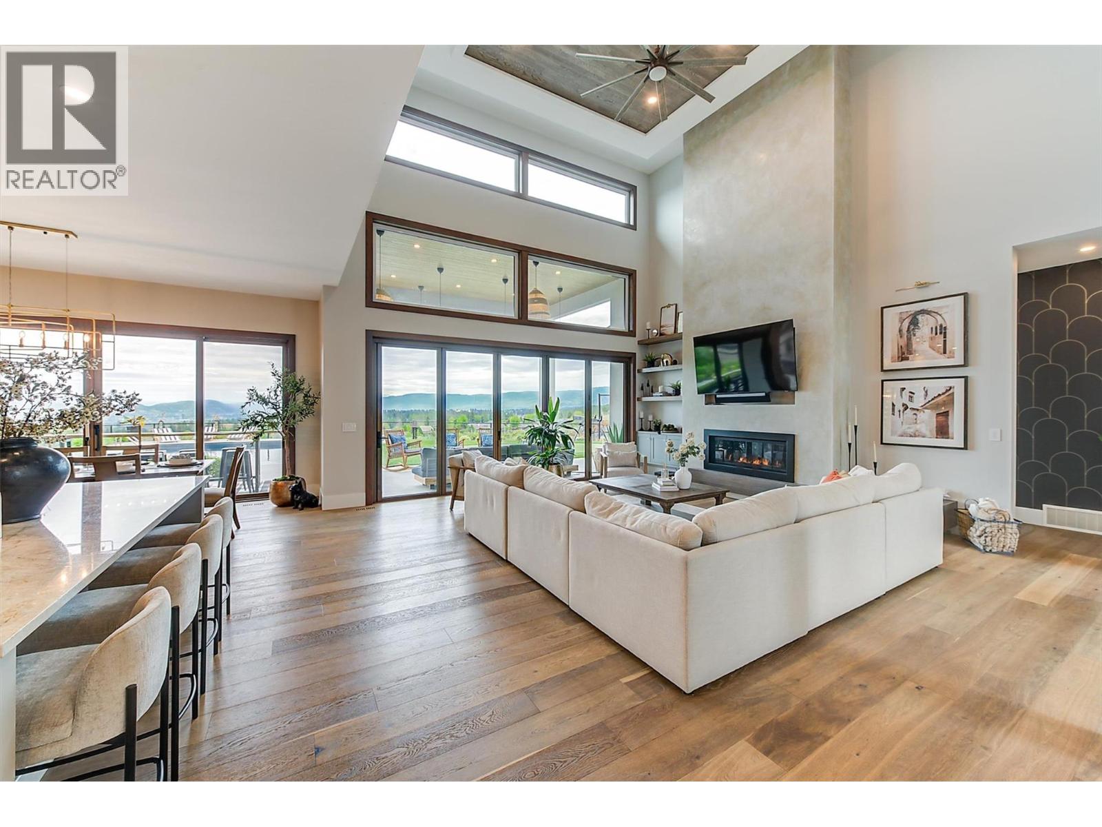 Picture for 1612 Vincent  Place https://www.cirrealty.ca/reb/bc/9/10363669_12.jpg