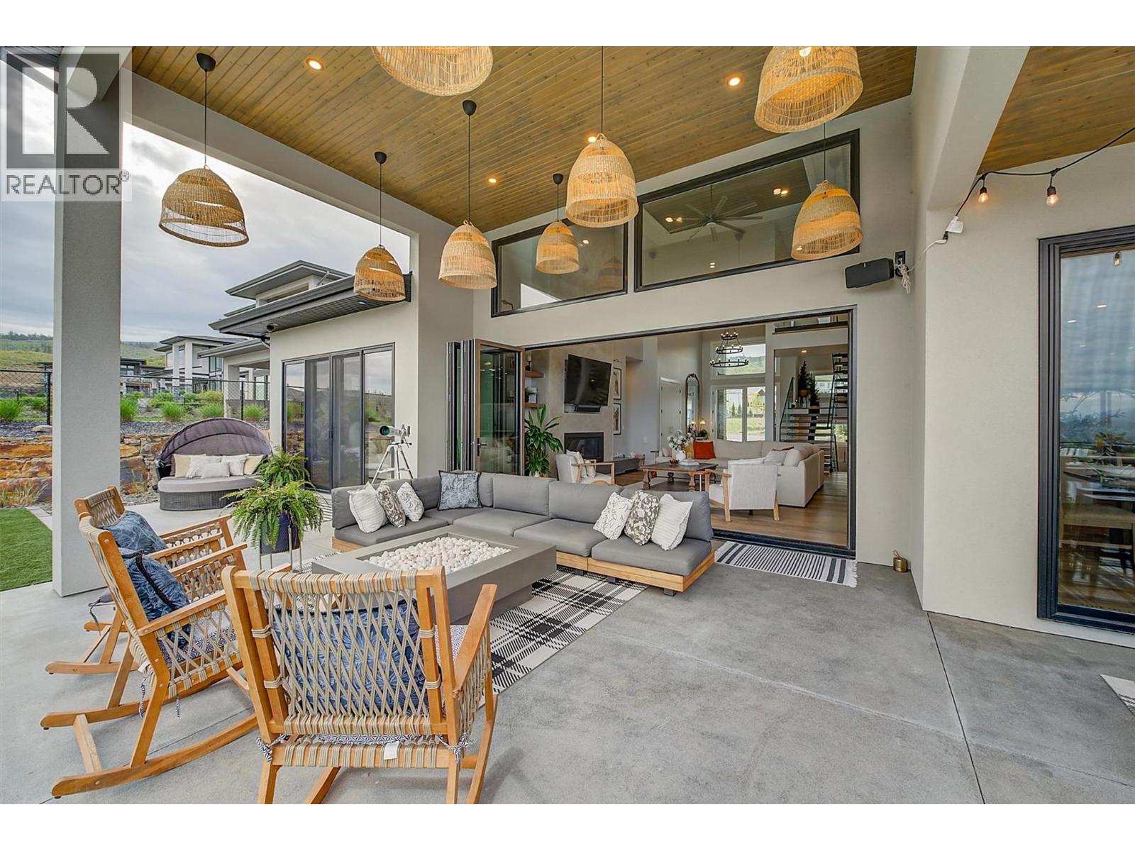 Picture for 1612 Vincent  Place https://www.cirrealty.ca/reb/bc/9/10363669_13.jpg