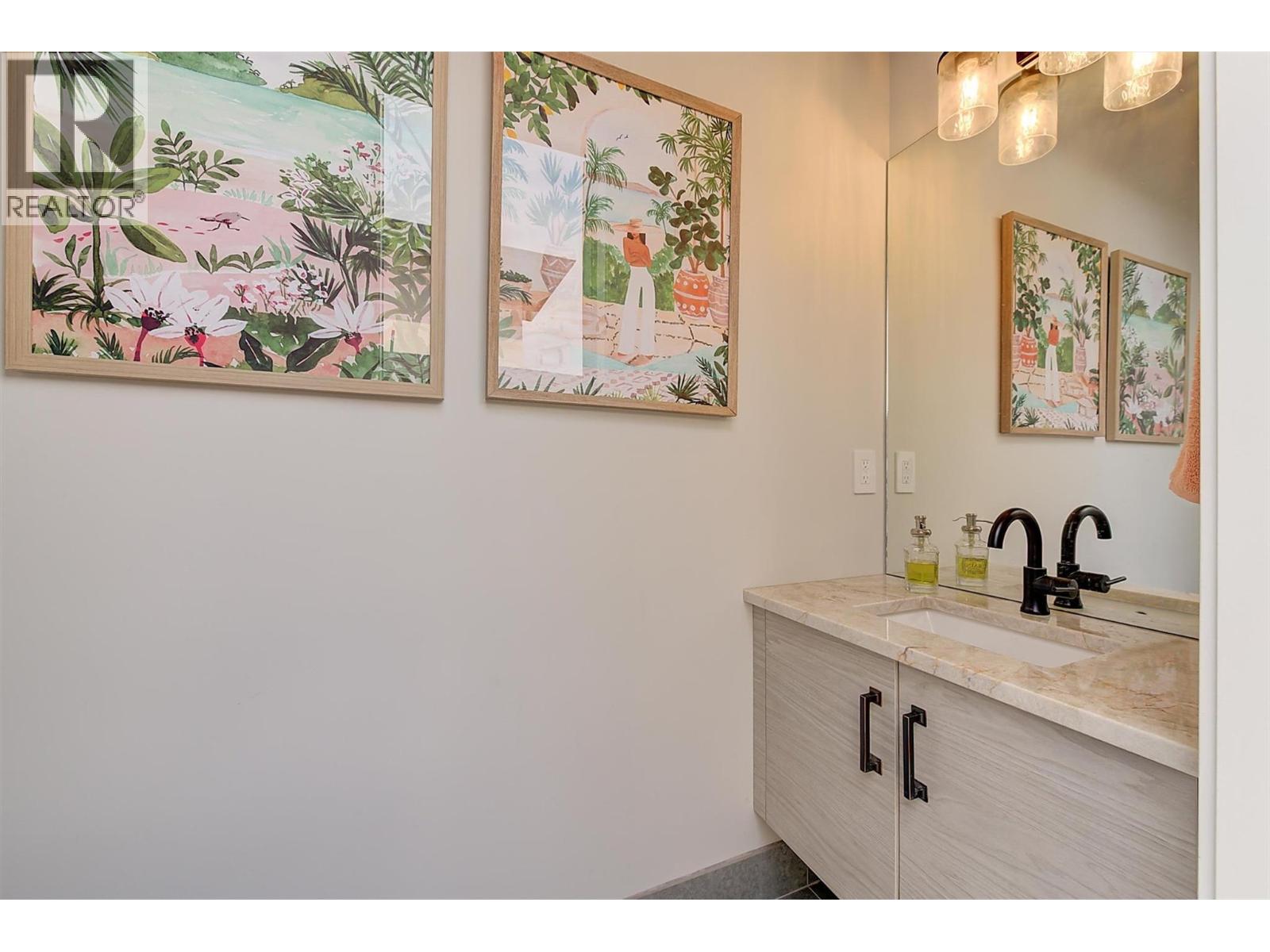 Picture for 1612 Vincent  Place https://www.cirrealty.ca/reb/bc/9/10363669_14.jpg