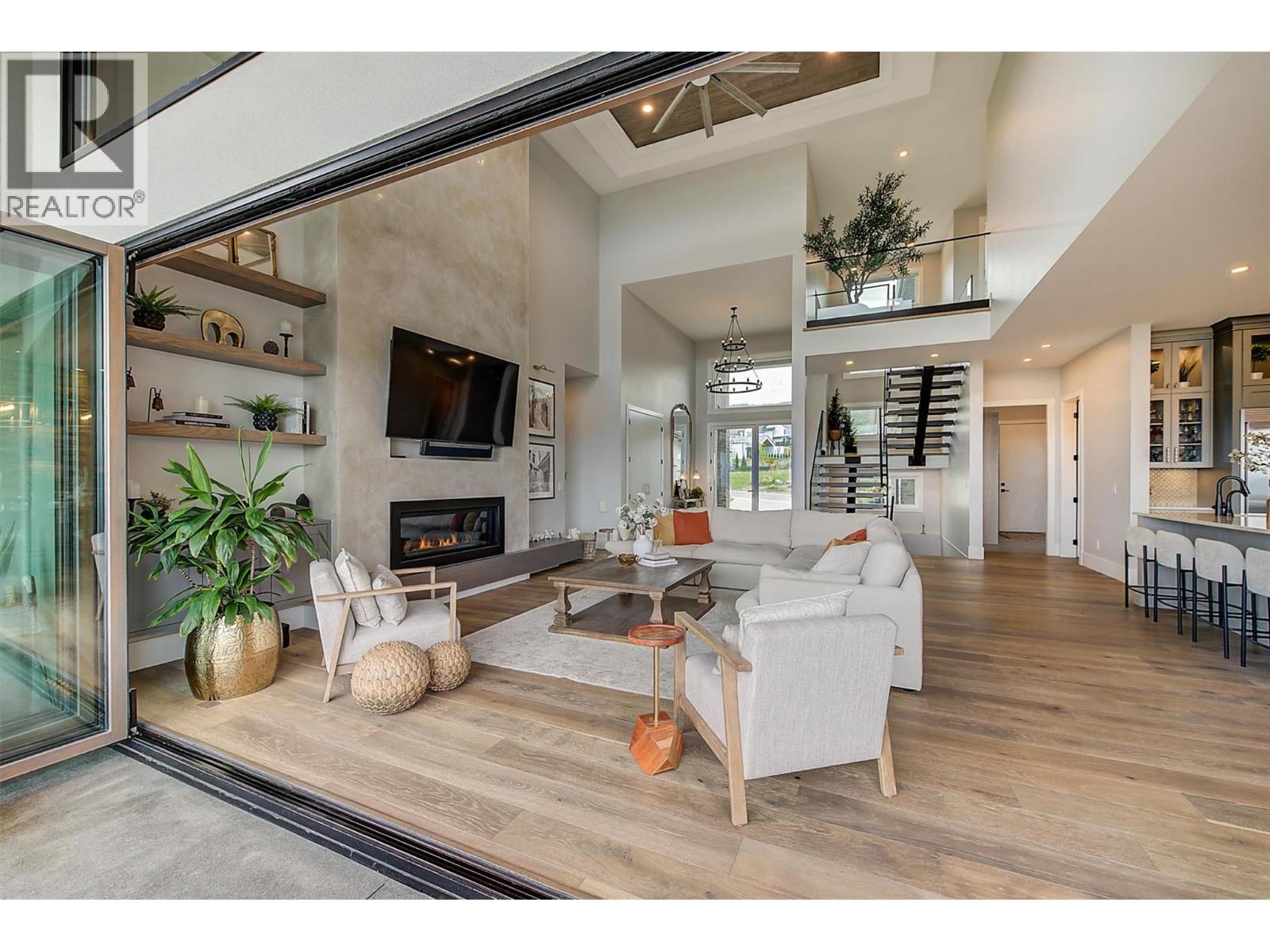 Picture for 1612 Vincent  Place https://www.cirrealty.ca/reb/bc/9/10363669_15.jpg