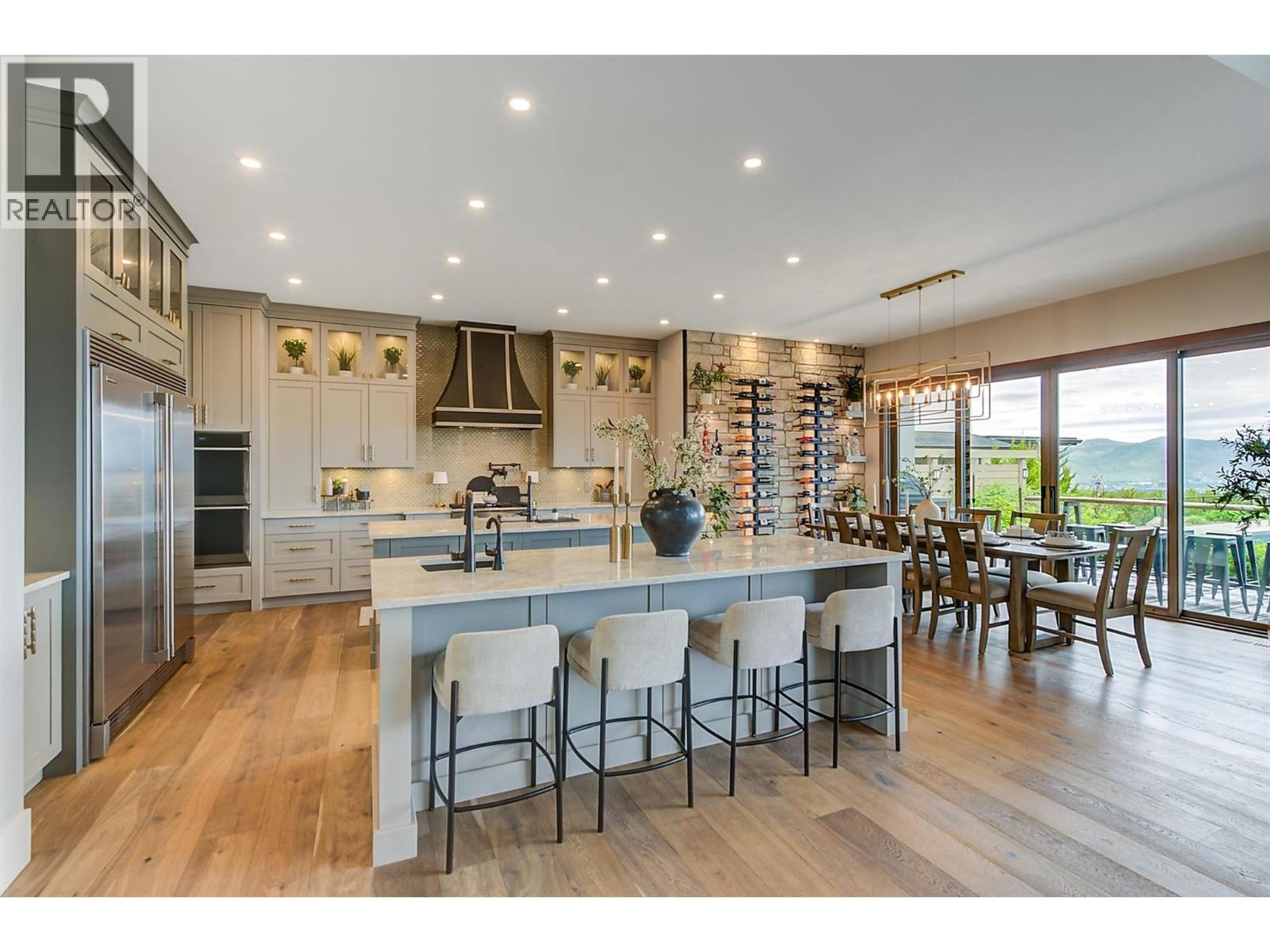 Picture for 1612 Vincent  Place https://www.cirrealty.ca/reb/bc/9/10363669_17.jpg