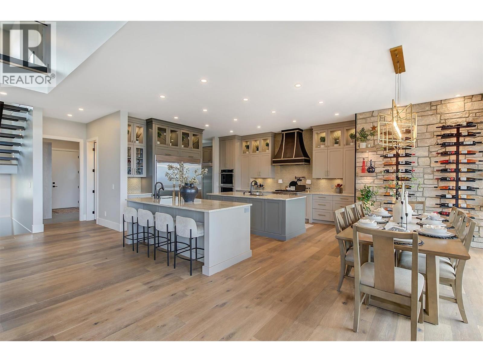 Picture for 1612 Vincent  Place https://www.cirrealty.ca/reb/bc/9/10363669_18.jpg