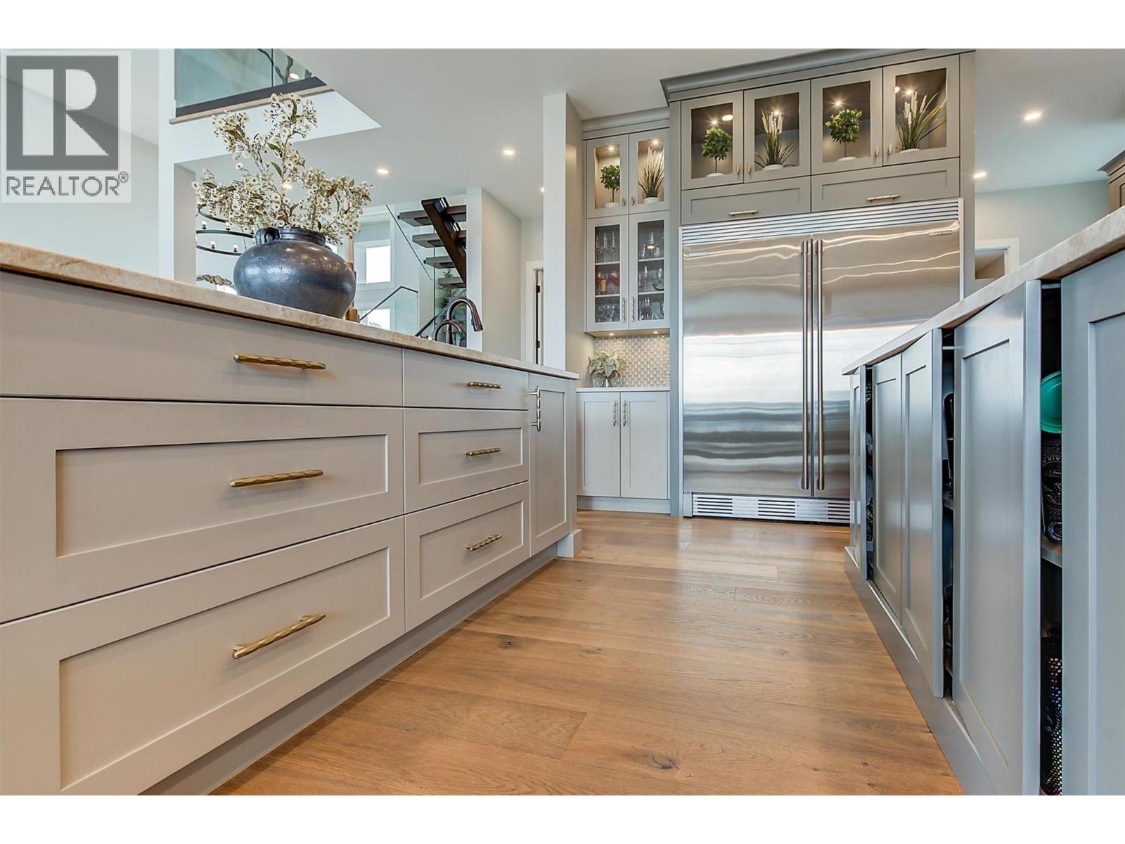 Picture for 1612 Vincent  Place https://www.cirrealty.ca/reb/bc/9/10363669_23.jpg