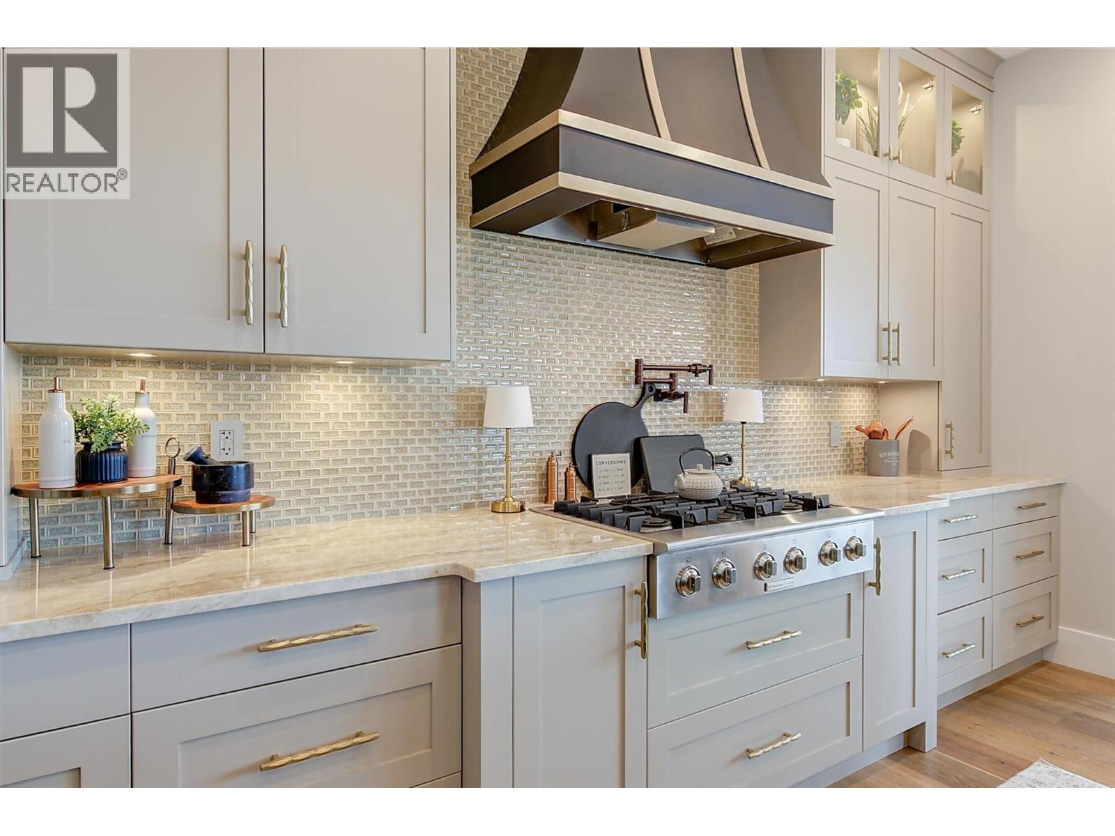 Picture for 1612 Vincent  Place https://www.cirrealty.ca/reb/bc/9/10363669_25.jpg