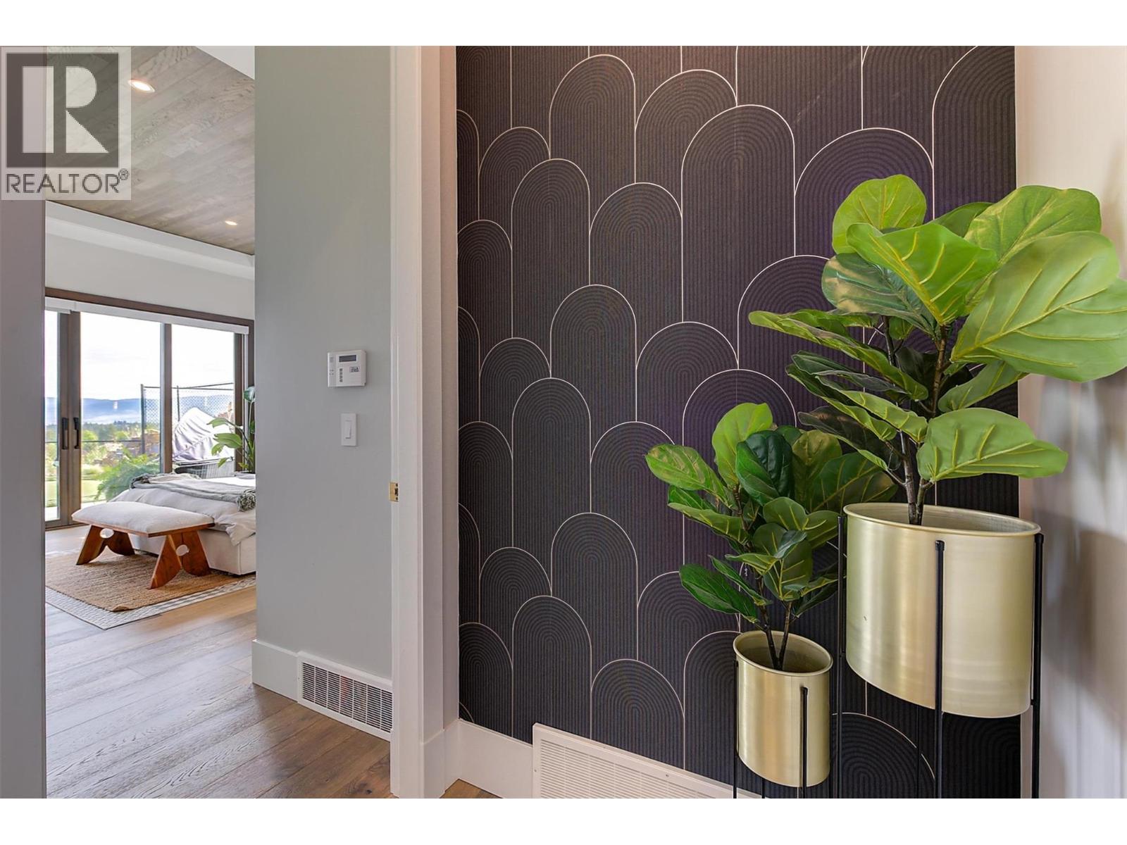 Picture for 1612 Vincent  Place https://www.cirrealty.ca/reb/bc/9/10363669_43.jpg