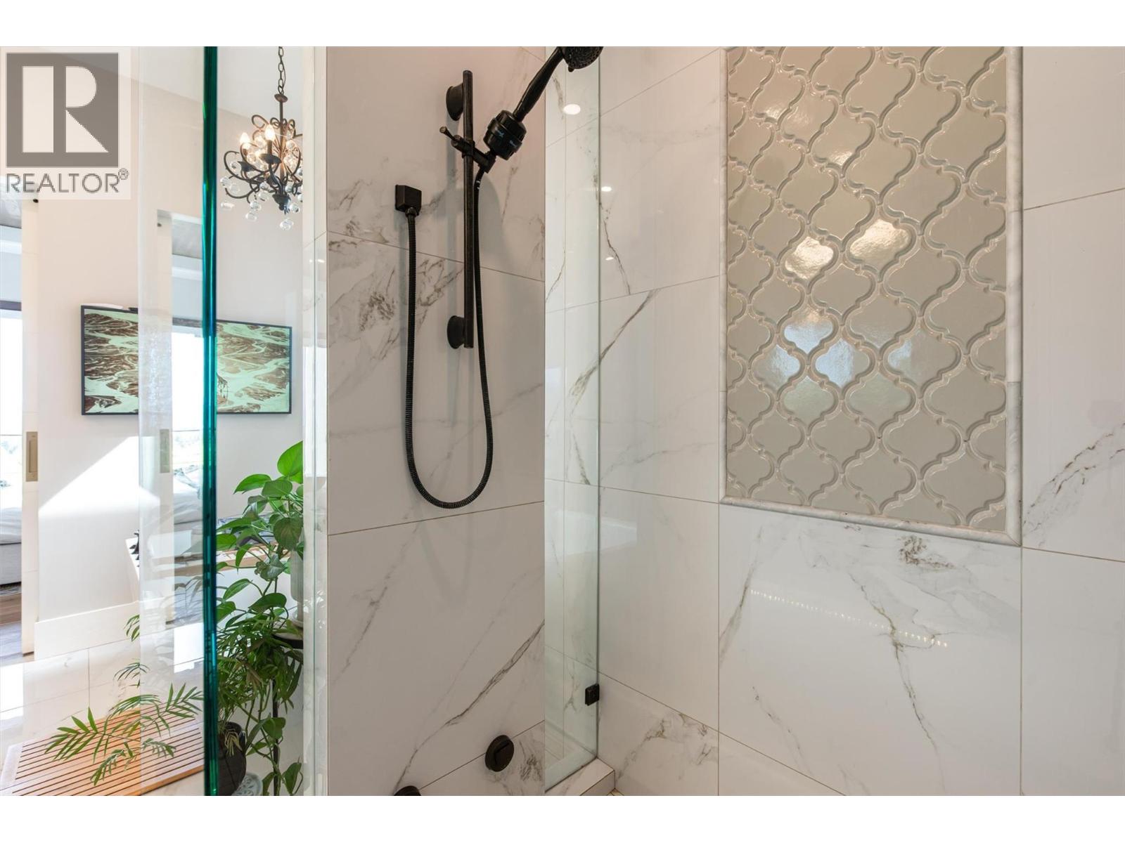 Picture for 1612 Vincent  Place https://www.cirrealty.ca/reb/bc/9/10363669_49.jpg