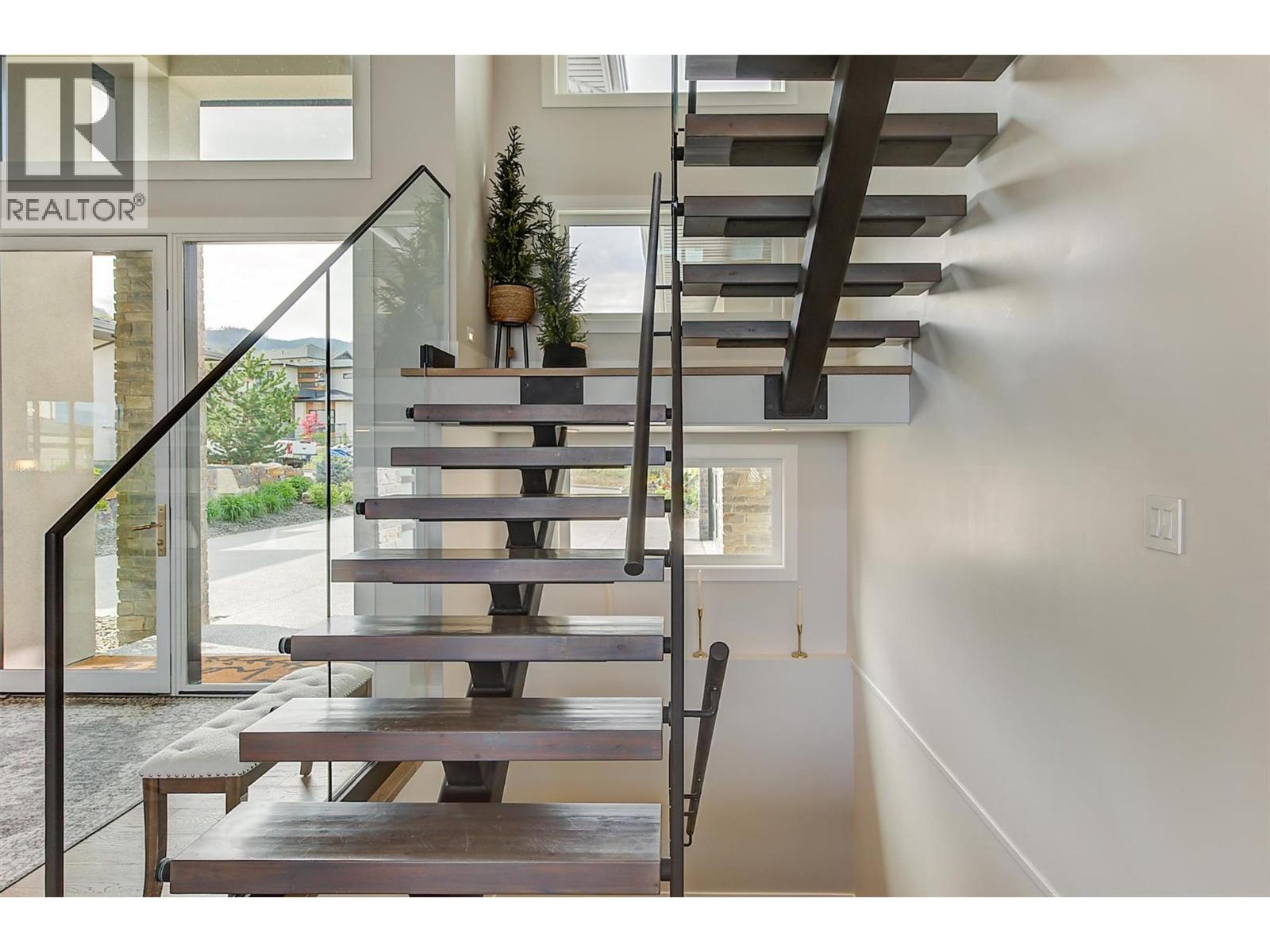 Picture for 1612 Vincent  Place https://www.cirrealty.ca/reb/bc/9/10363669_53.jpg