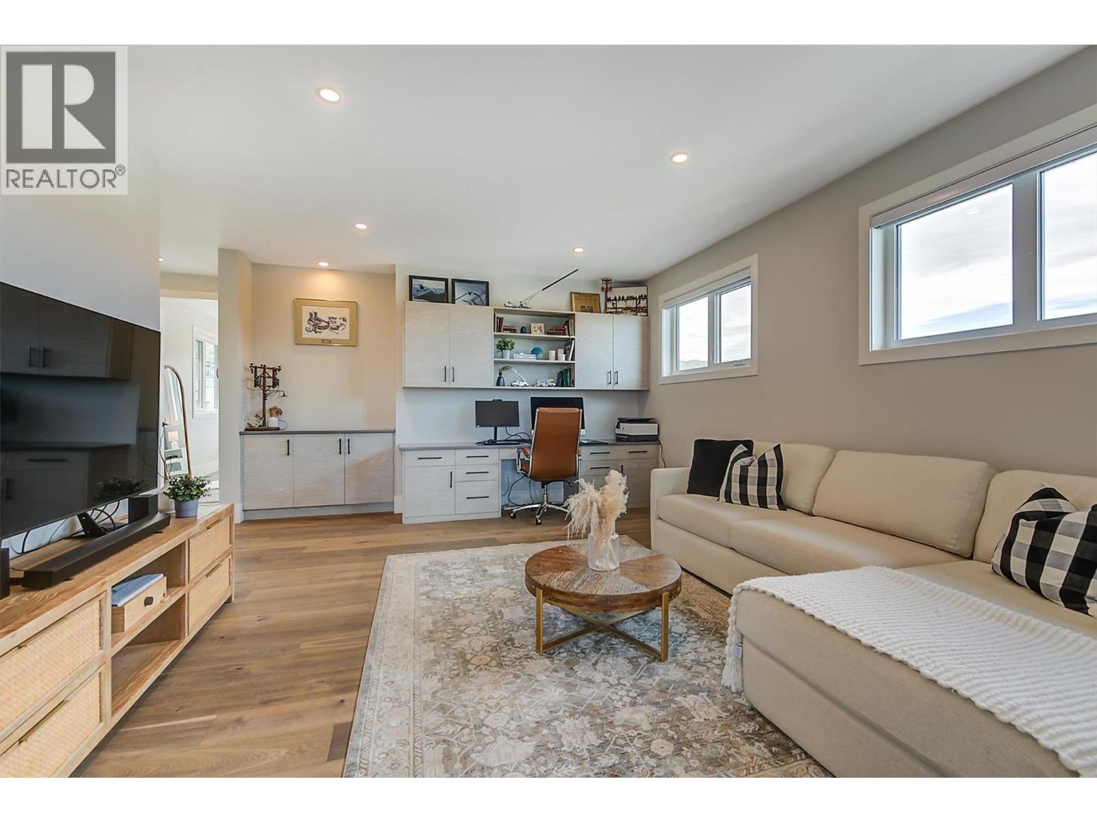 Picture for 1612 Vincent  Place https://www.cirrealty.ca/reb/bc/9/10363669_56.jpg