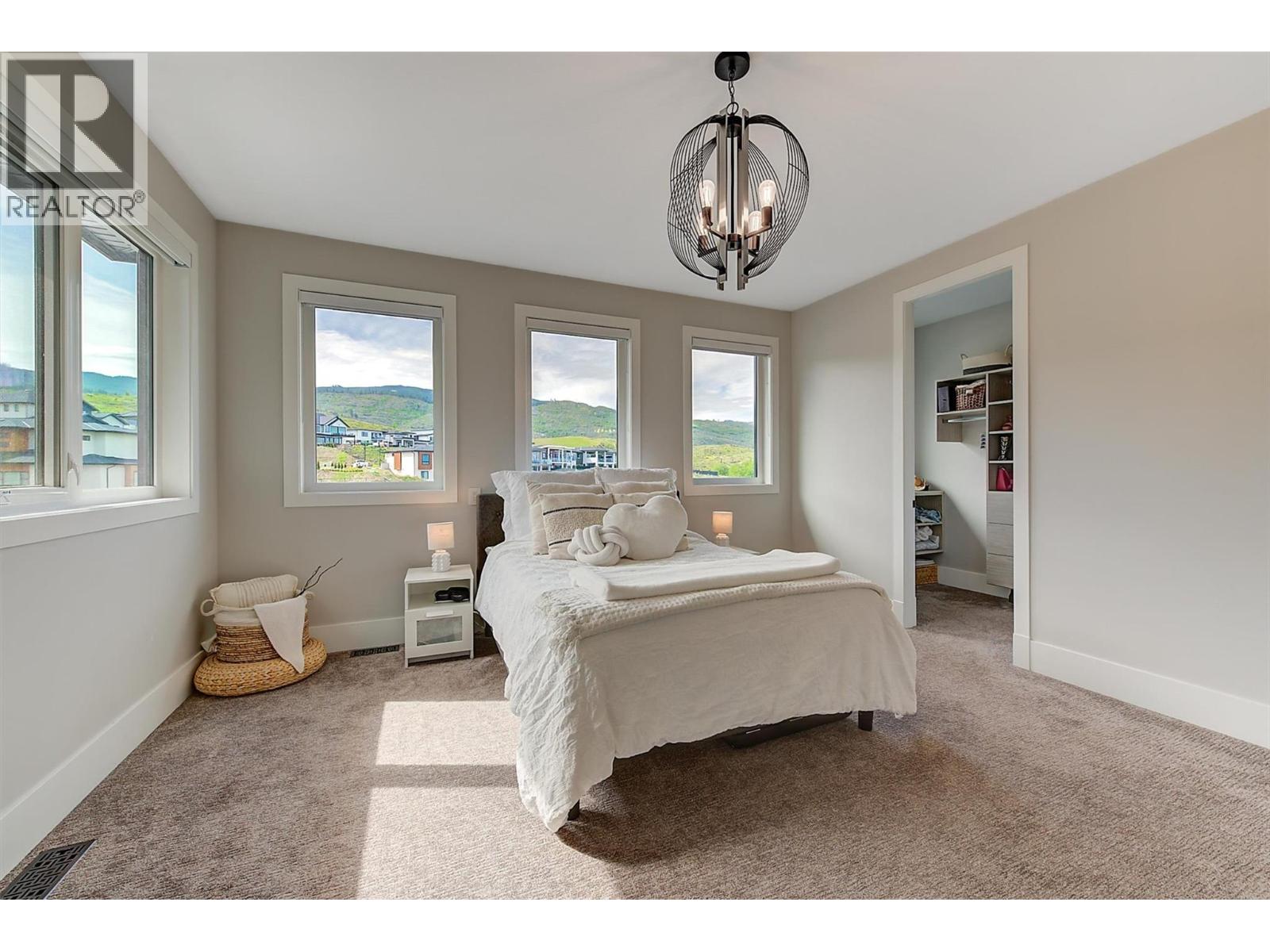 Picture for 1612 Vincent  Place https://www.cirrealty.ca/reb/bc/9/10363669_58.jpg