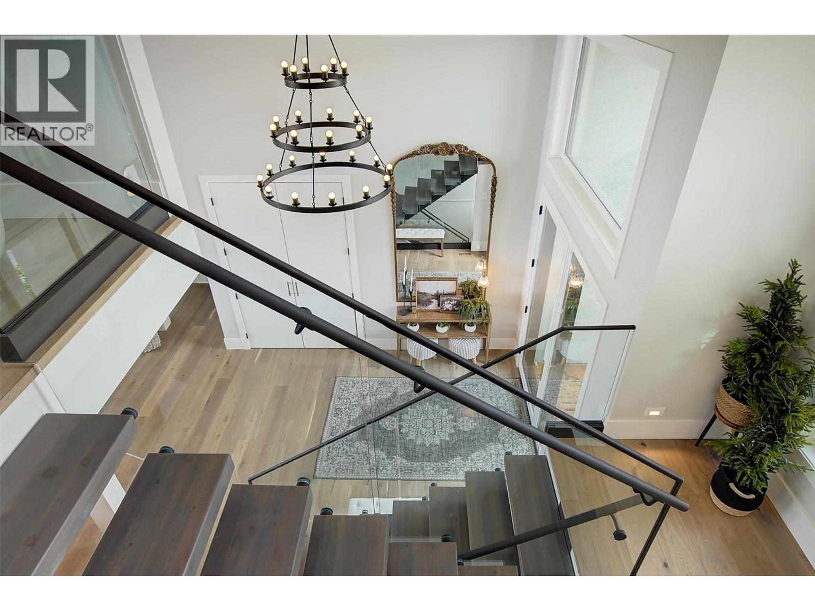 Picture for 1612 Vincent  Place https://www.cirrealty.ca/reb/bc/9/10363669_68.jpg