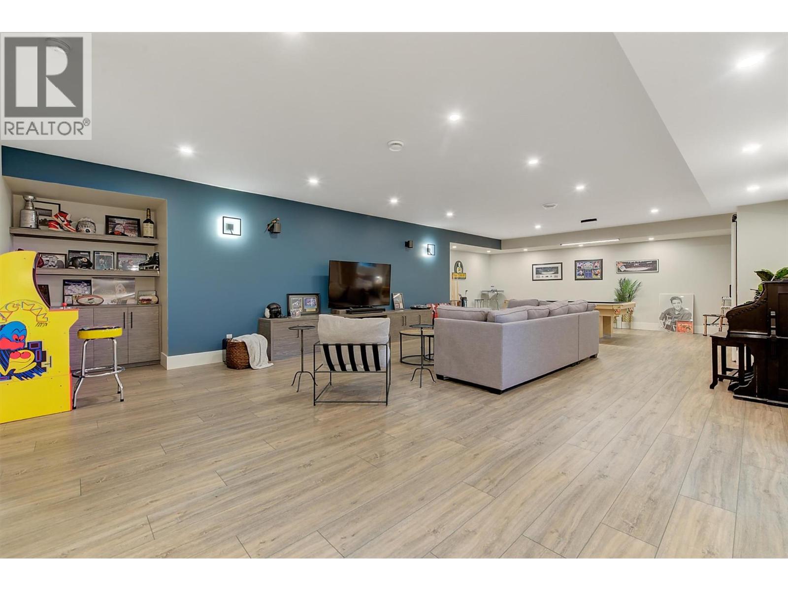 Picture for 1612 Vincent  Place https://www.cirrealty.ca/reb/bc/9/10363669_69.jpg