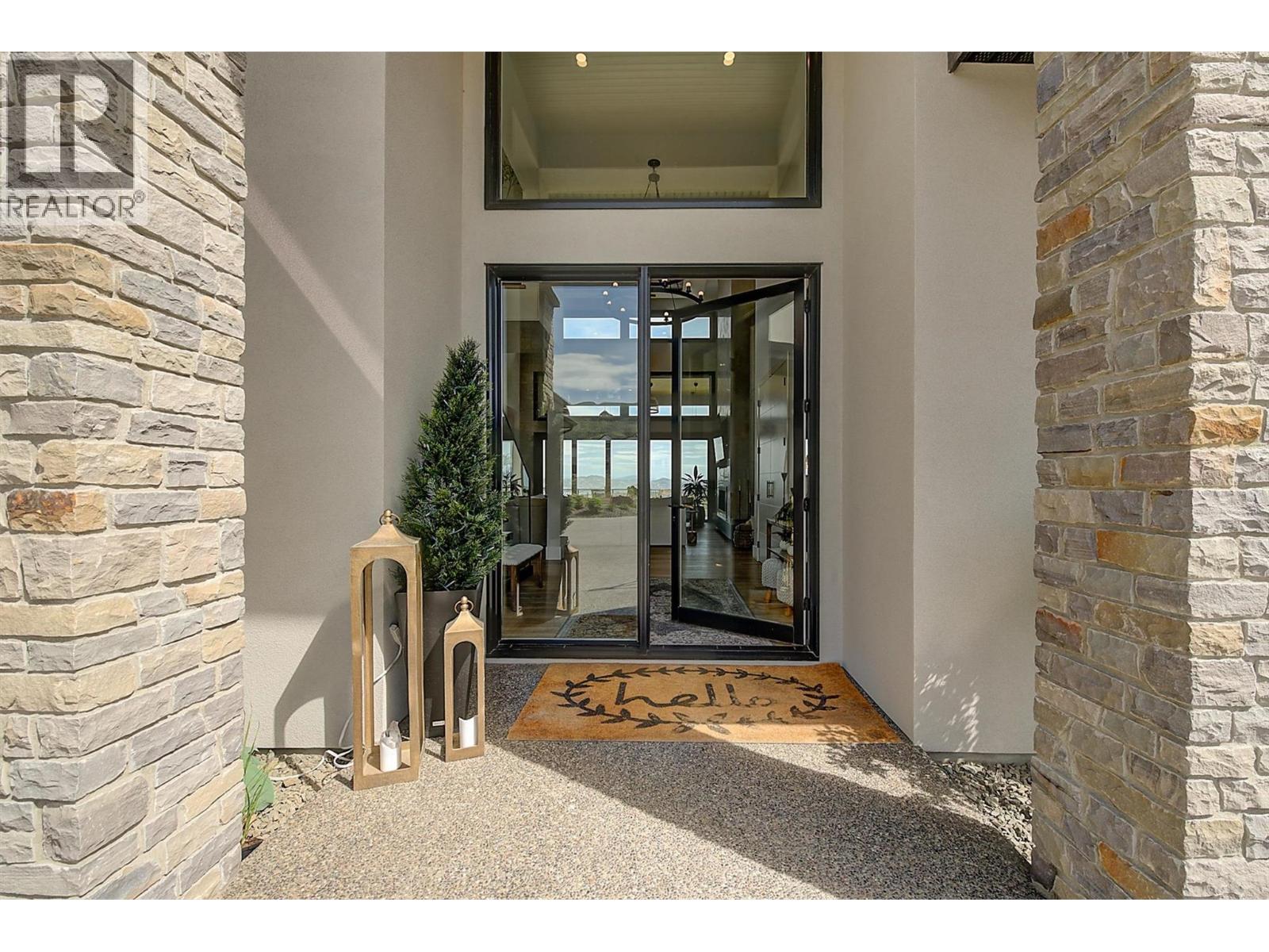 Picture for 1612 Vincent  Place https://www.cirrealty.ca/reb/bc/9/10363669_8.jpg