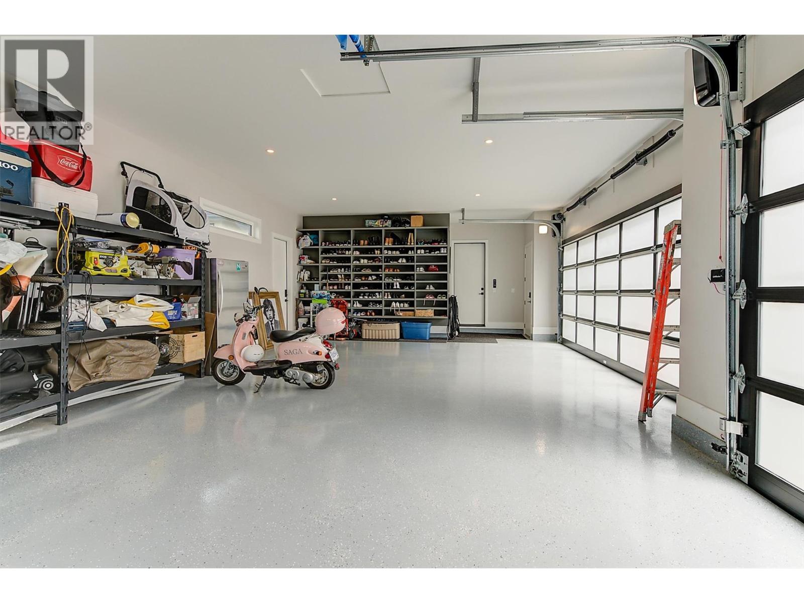 Picture for 1612 Vincent  Place https://www.cirrealty.ca/reb/bc/9/10363669_81.jpg