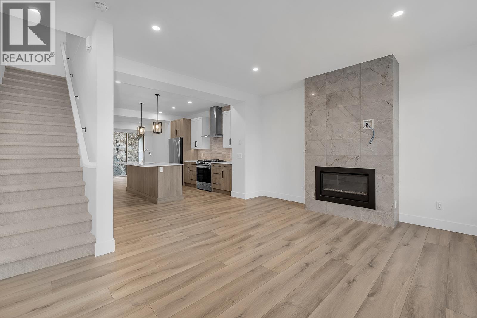 Picture for Unit #12, 2835 Canyon Crest  Drive https://www.cirrealty.ca/reb/bc/9/10363769_12.jpg