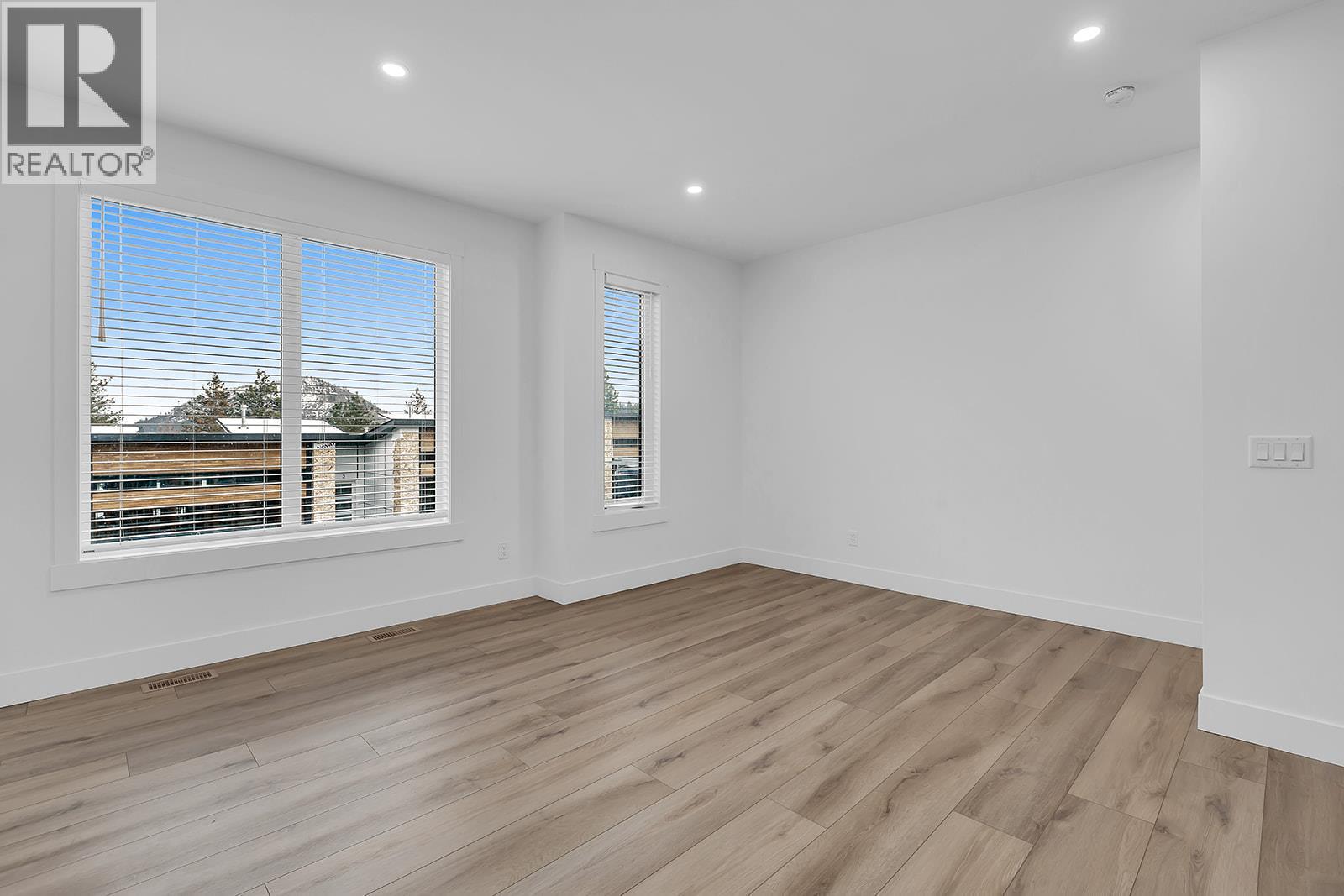 Picture for Unit #12, 2835 Canyon Crest  Drive https://www.cirrealty.ca/reb/bc/9/10363769_17.jpg